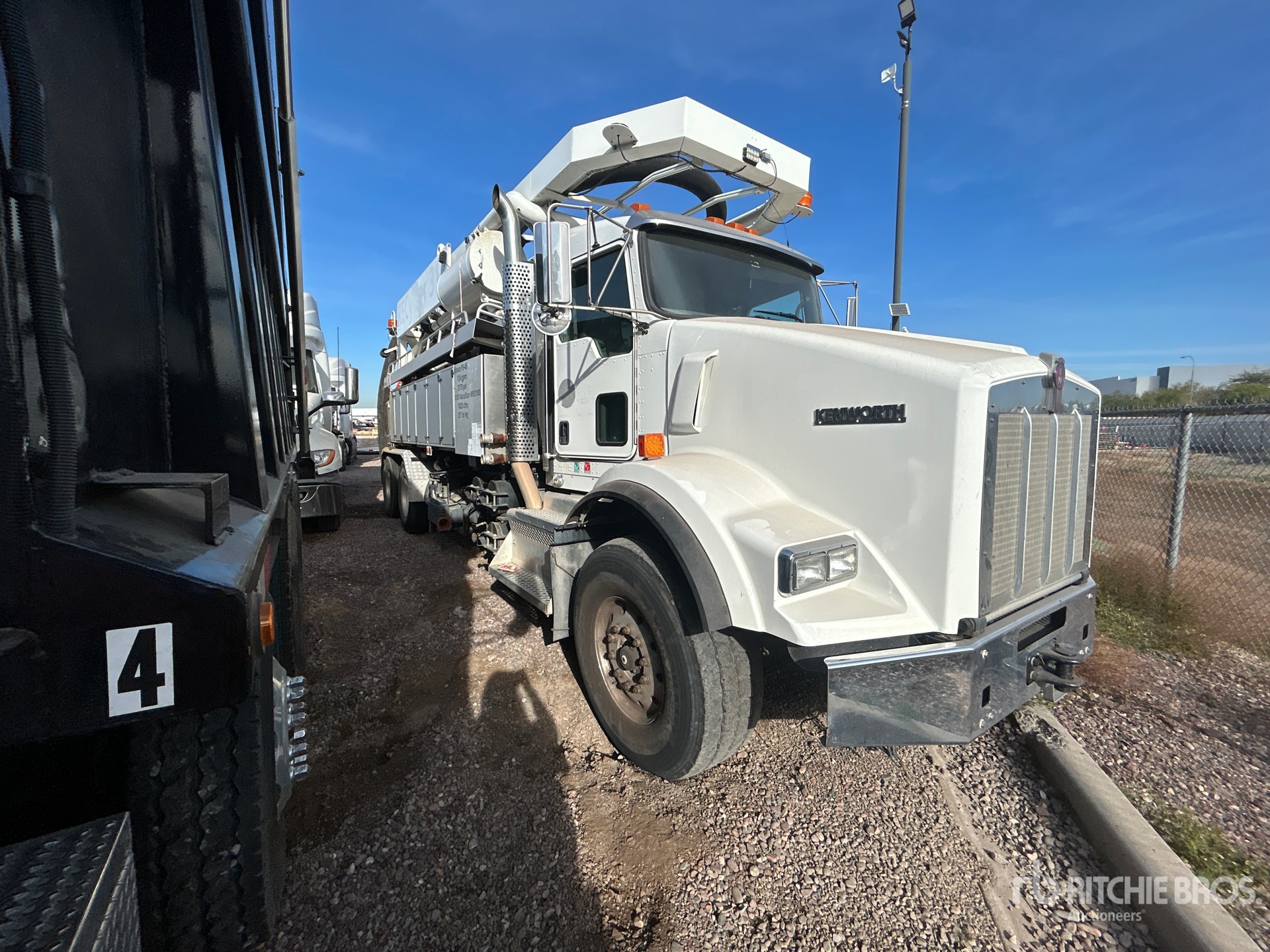 Aspect général with Image, coin avant droit