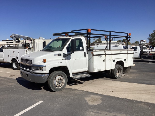 2004 Chevrolet C4500 4x2 Utility Truck