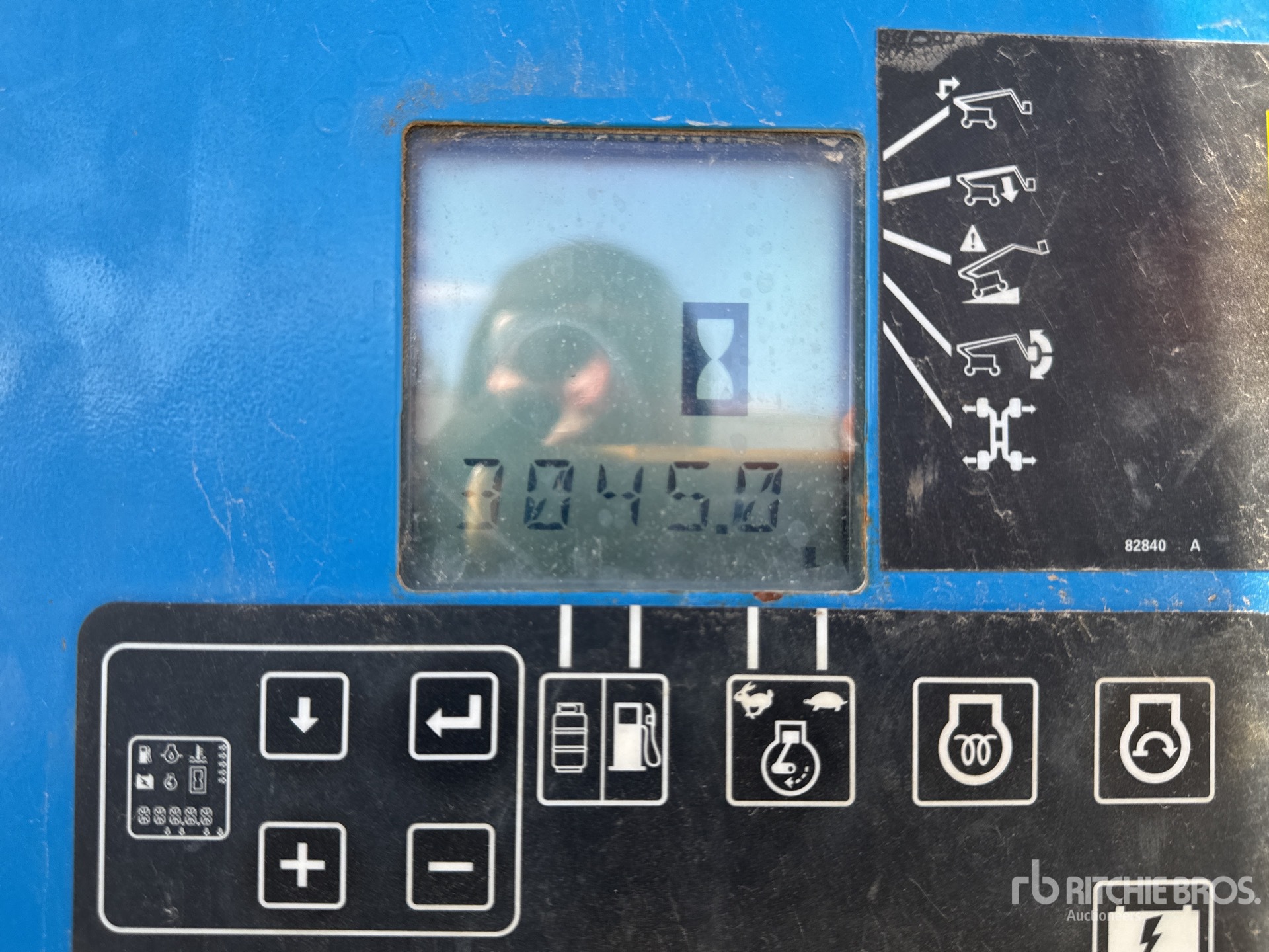 General Appearance with Horímetro / Odómetro