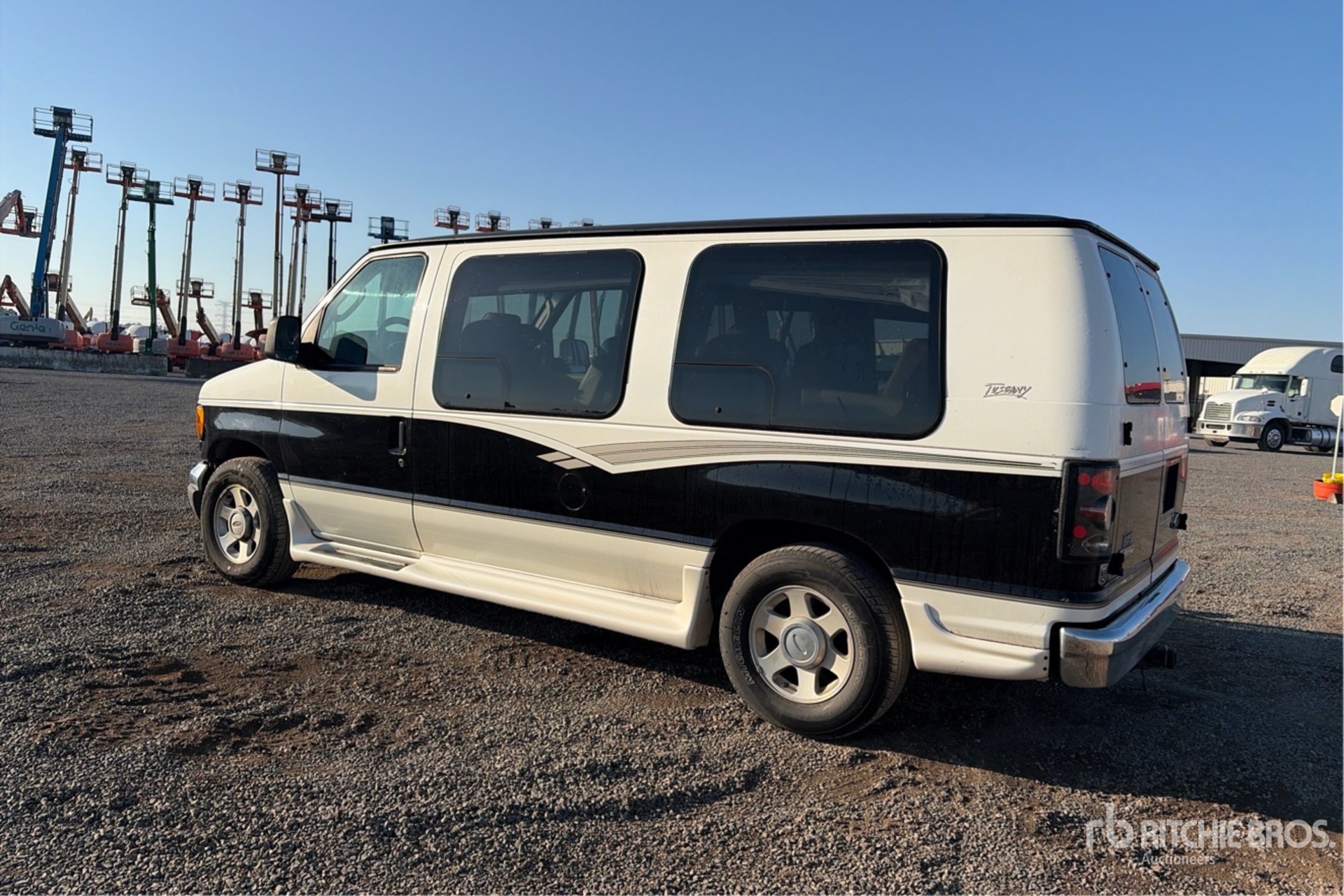 General Appearance with Bild, Ecke hinten links