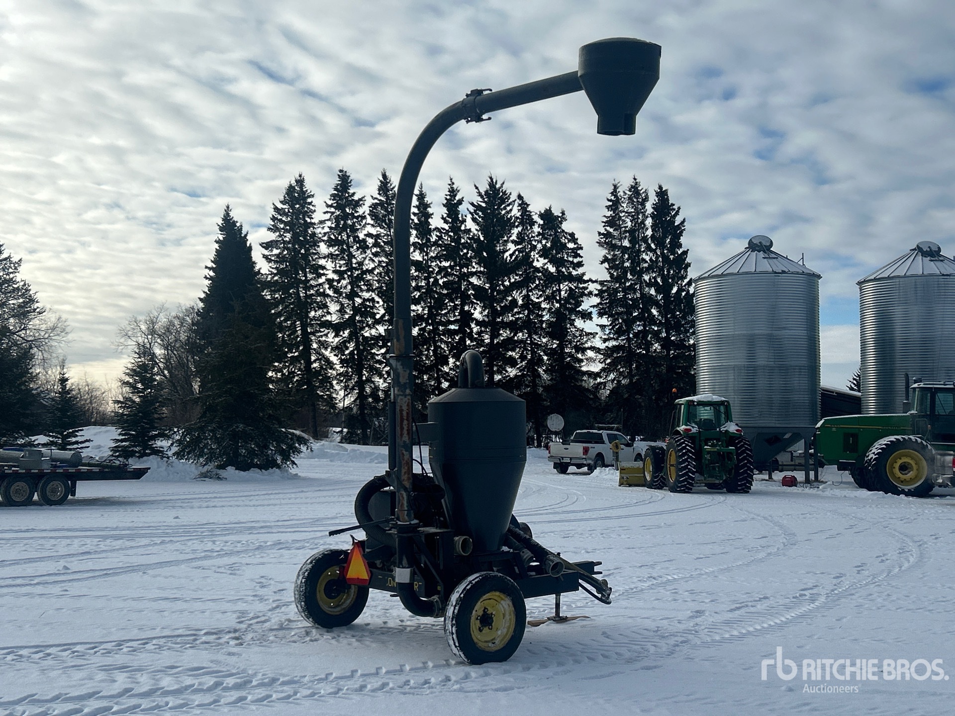 General Appearance with Bild, Ecke hinten rechts