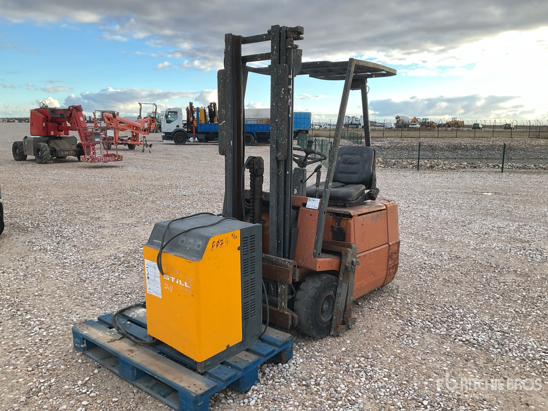 General Appearance with Picture, Left Front Corner