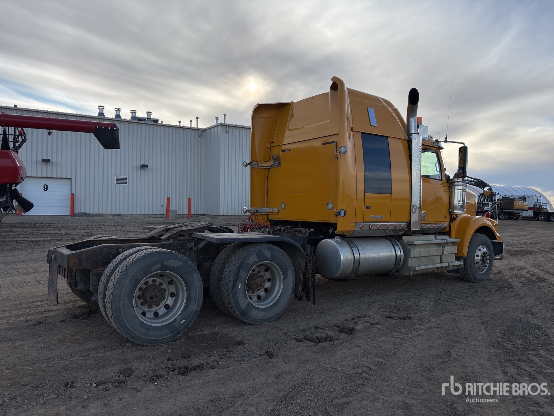 General Appearance with Imagen: esquina trasera derecha