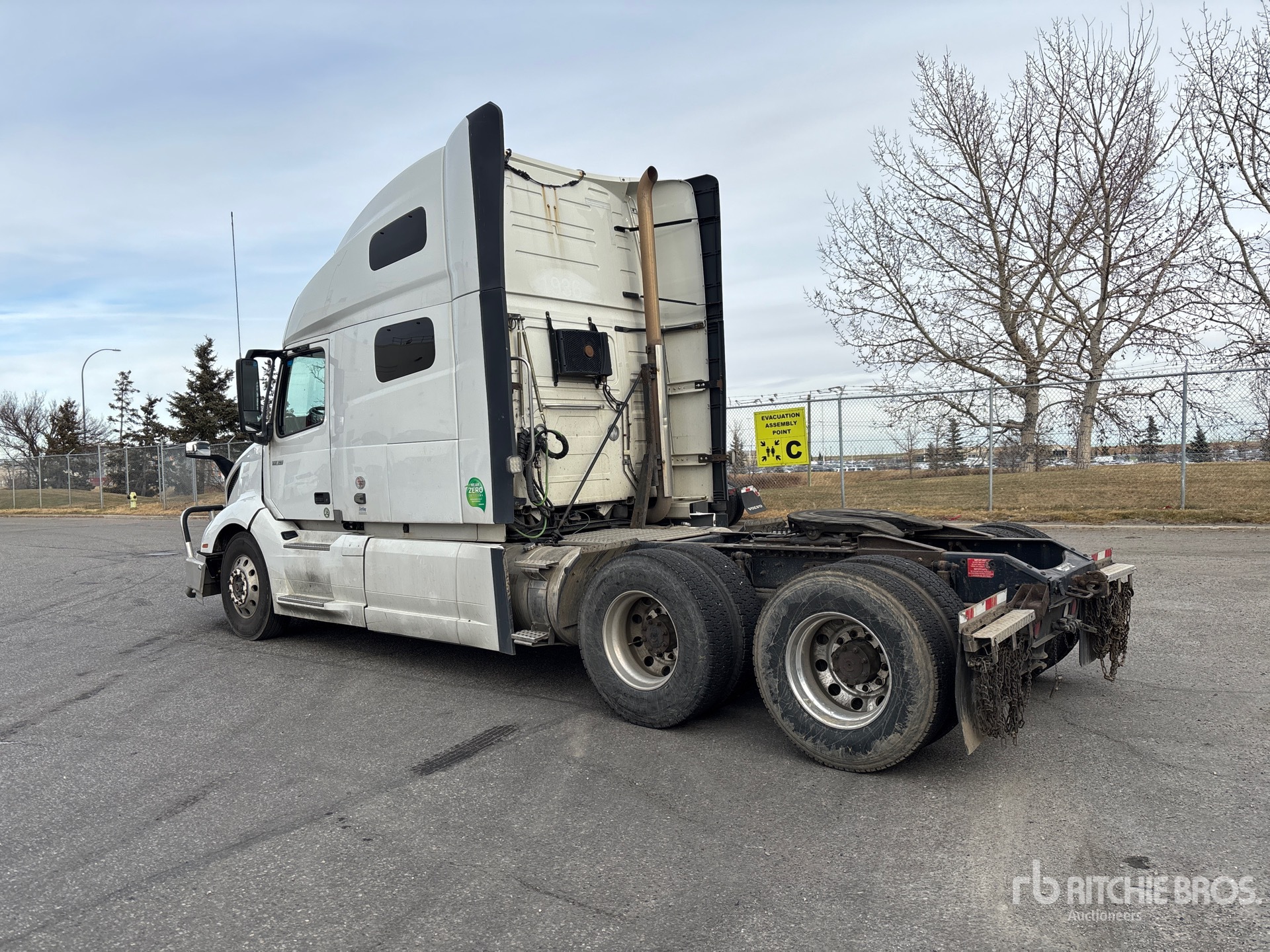 General Appearance with Bild, Ecke hinten links