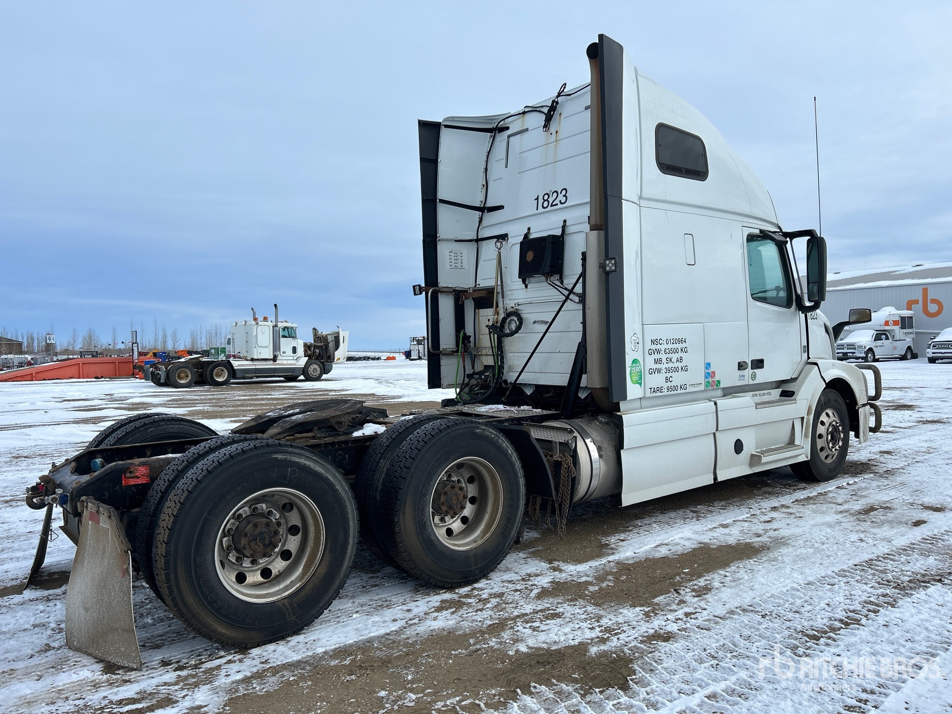 General Appearance with Foto, angolo anteriore sinistro