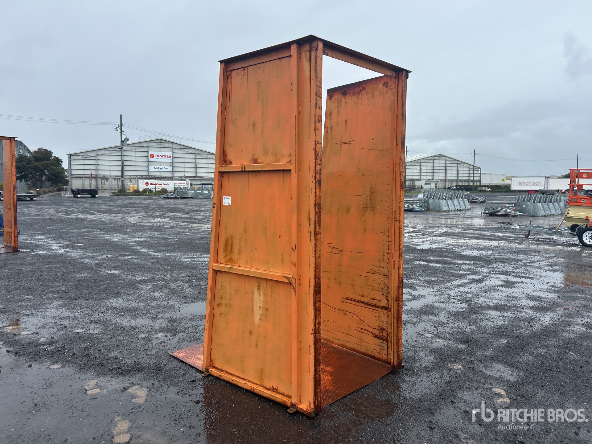 General Appearance with Picture, Left Rear Corner