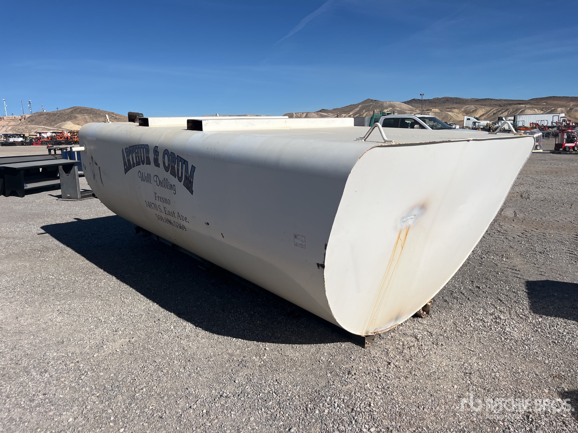 General Appearance with Picture, Right Front Corner