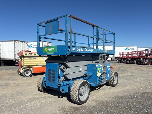 2014 Genie GS4390 Dual Fuel 4x4 Scissor Lift