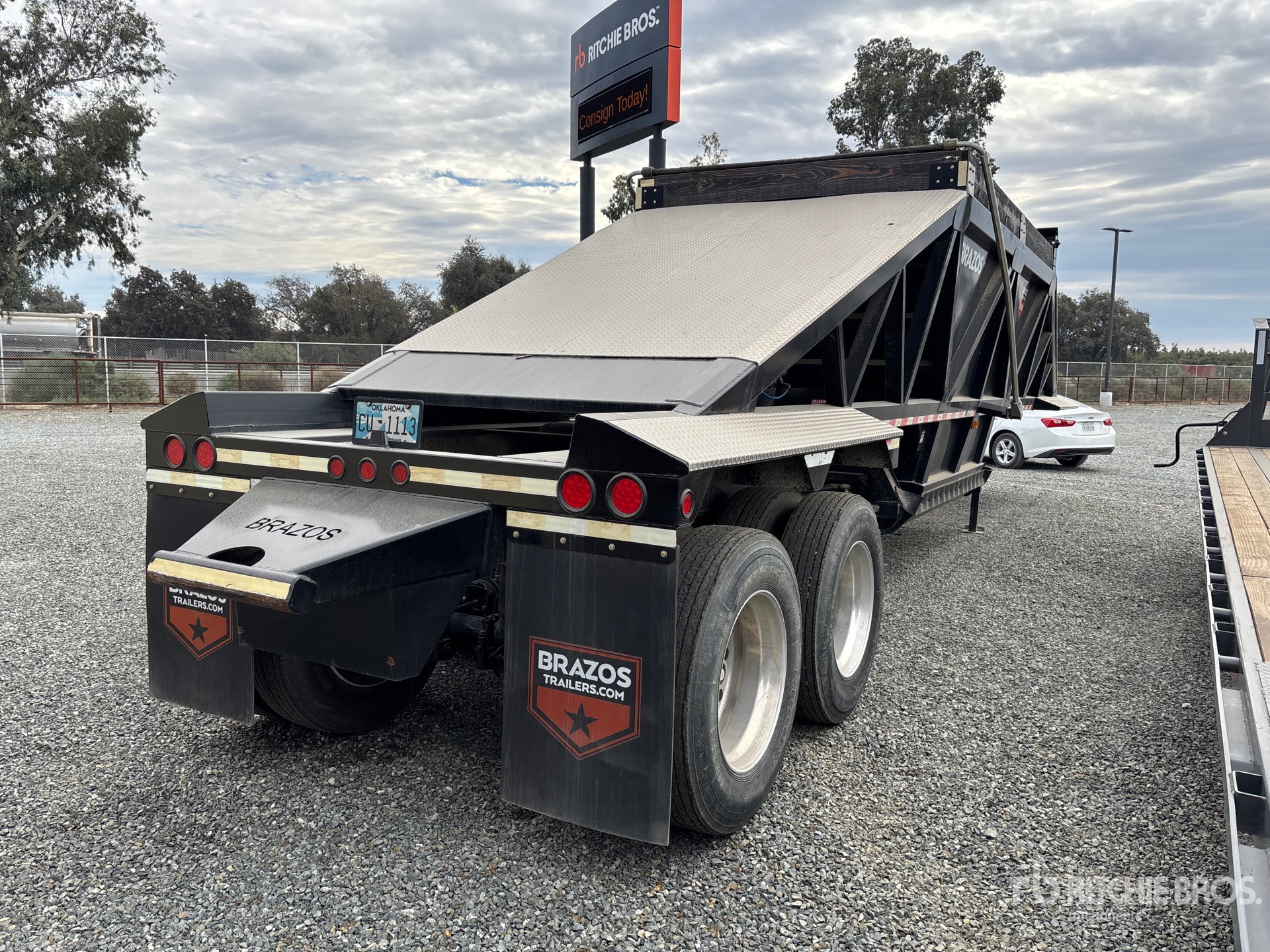 Aspect général with Image, coin arrière droit