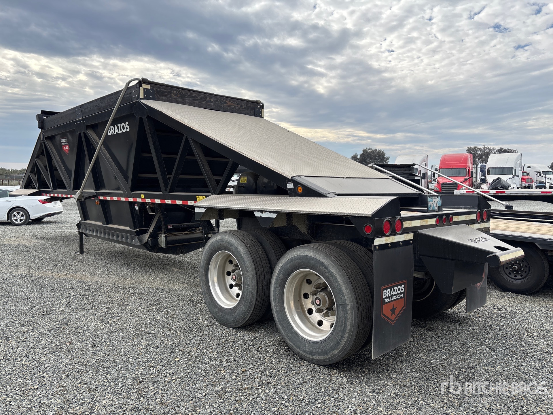 Aspect général with Image, coin arrière gauche