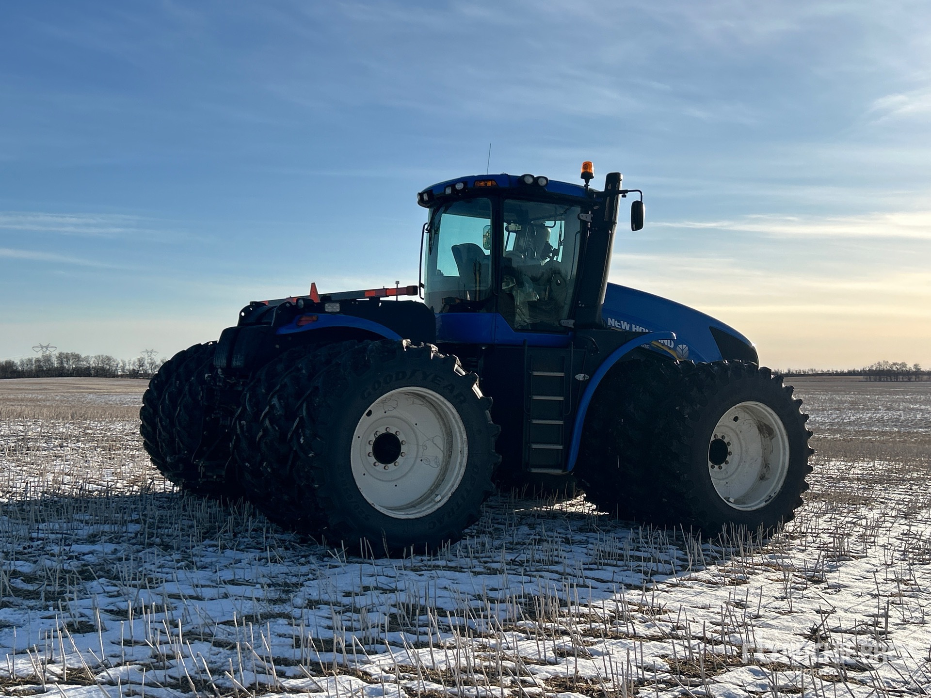 General Appearance with Foto, angolo anteriore sinistro