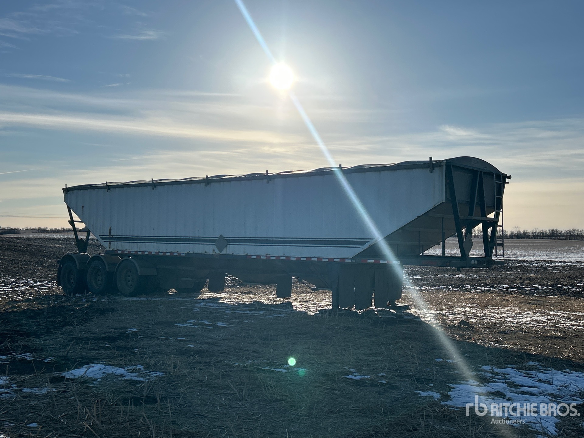 General Appearance with Foto, angolo anteriore destro