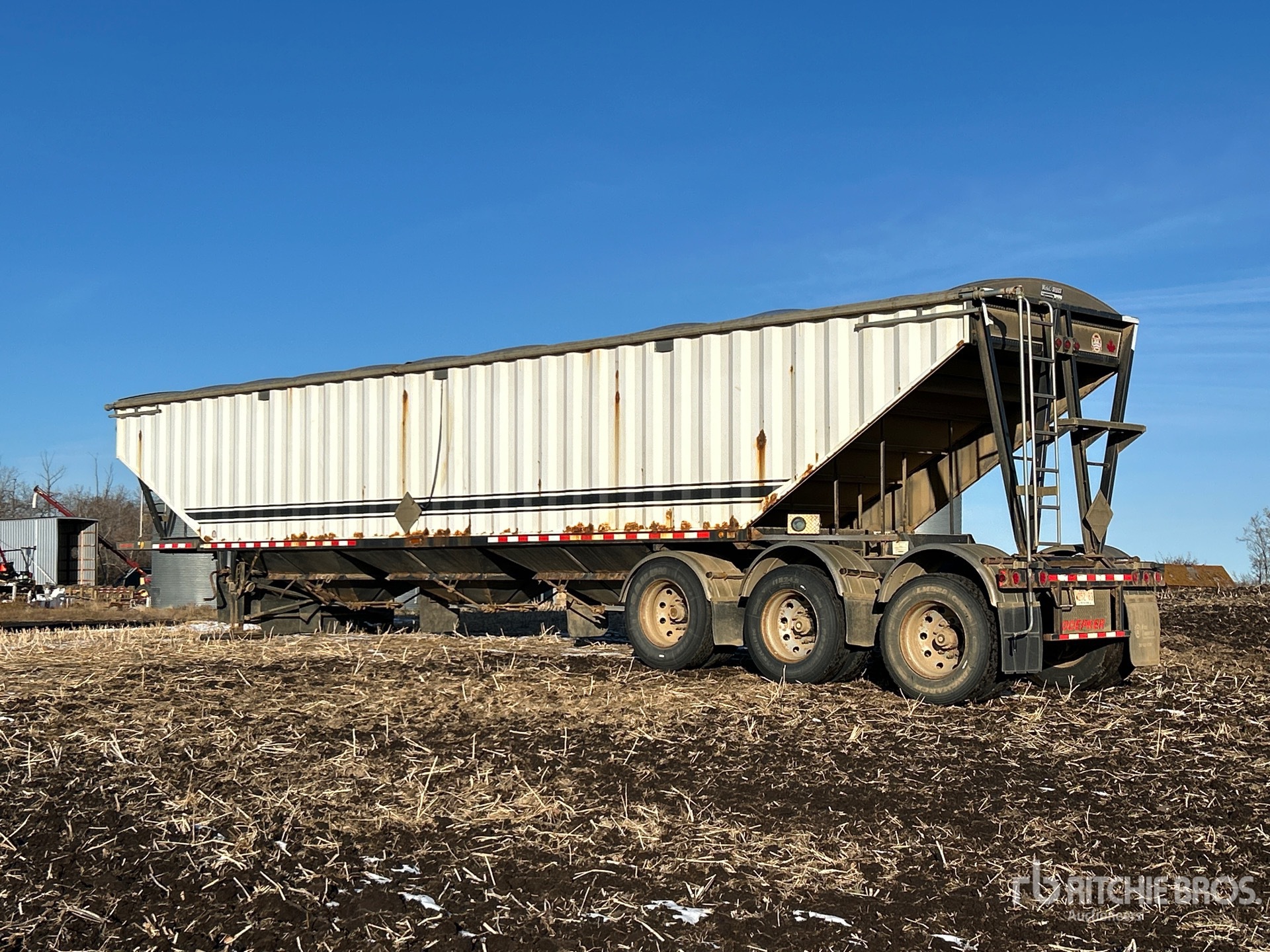 General Appearance with Foto, angolo posteriore sinistro