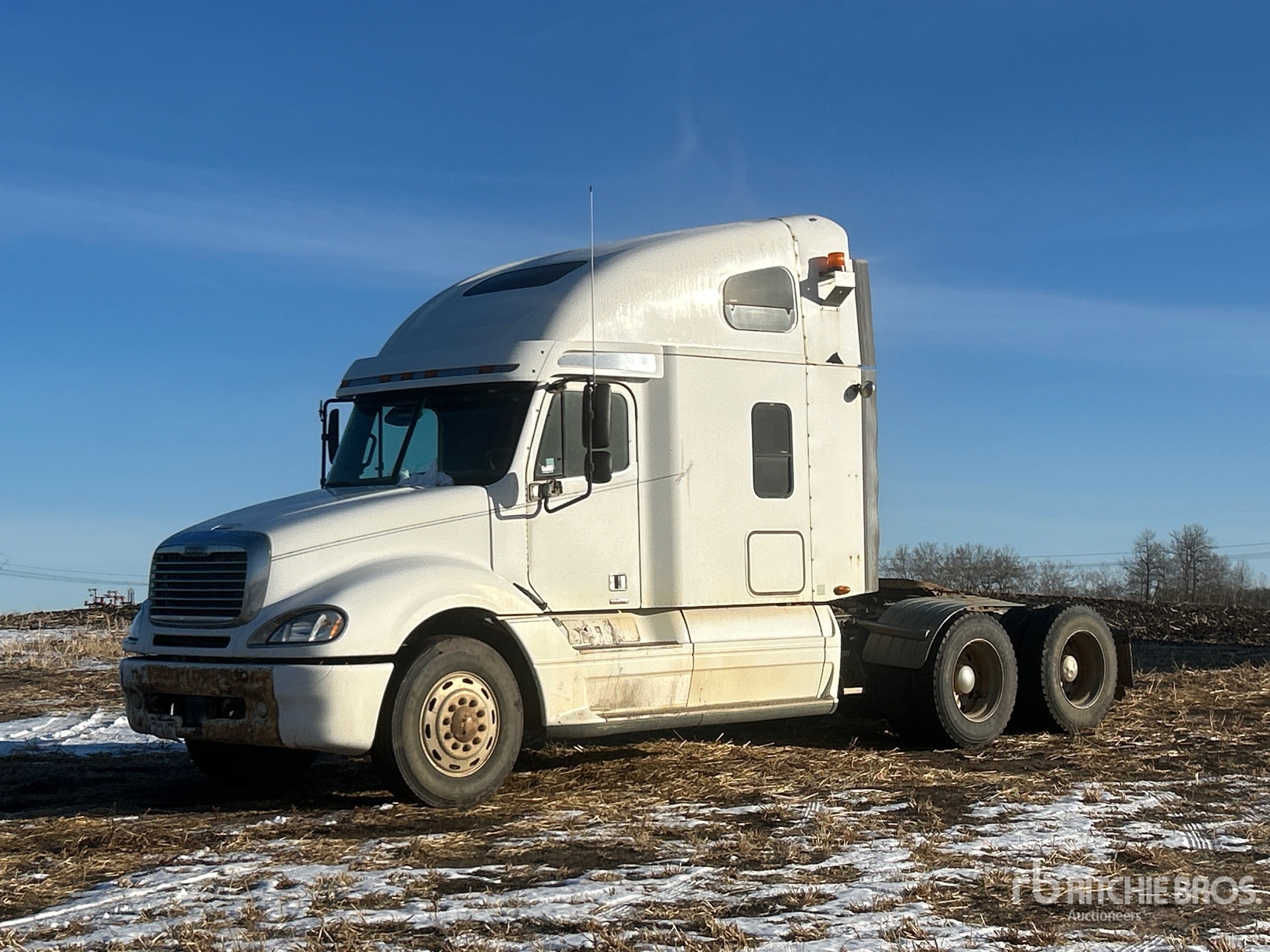 General Appearance with Foto, angolo anteriore sinistro