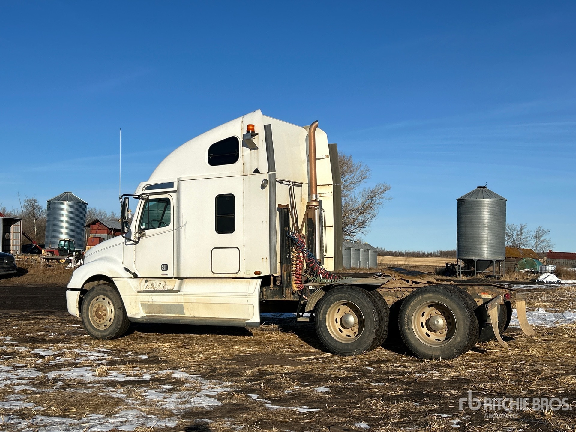 General Appearance with Foto, angolo posteriore sinistro