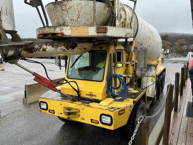 2008 Oshkosh S-2346 Mixer Truck 2008 Oshkosh S-2346 Mixer Truck