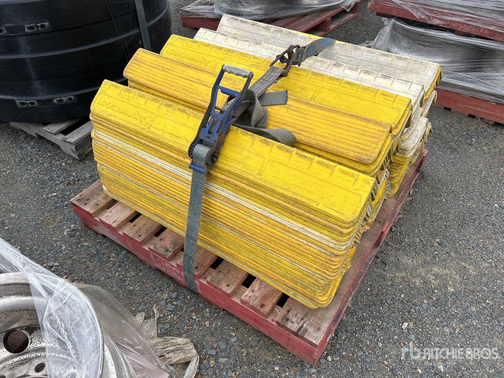 General Appearance with Foto, angolo anteriore sinistro