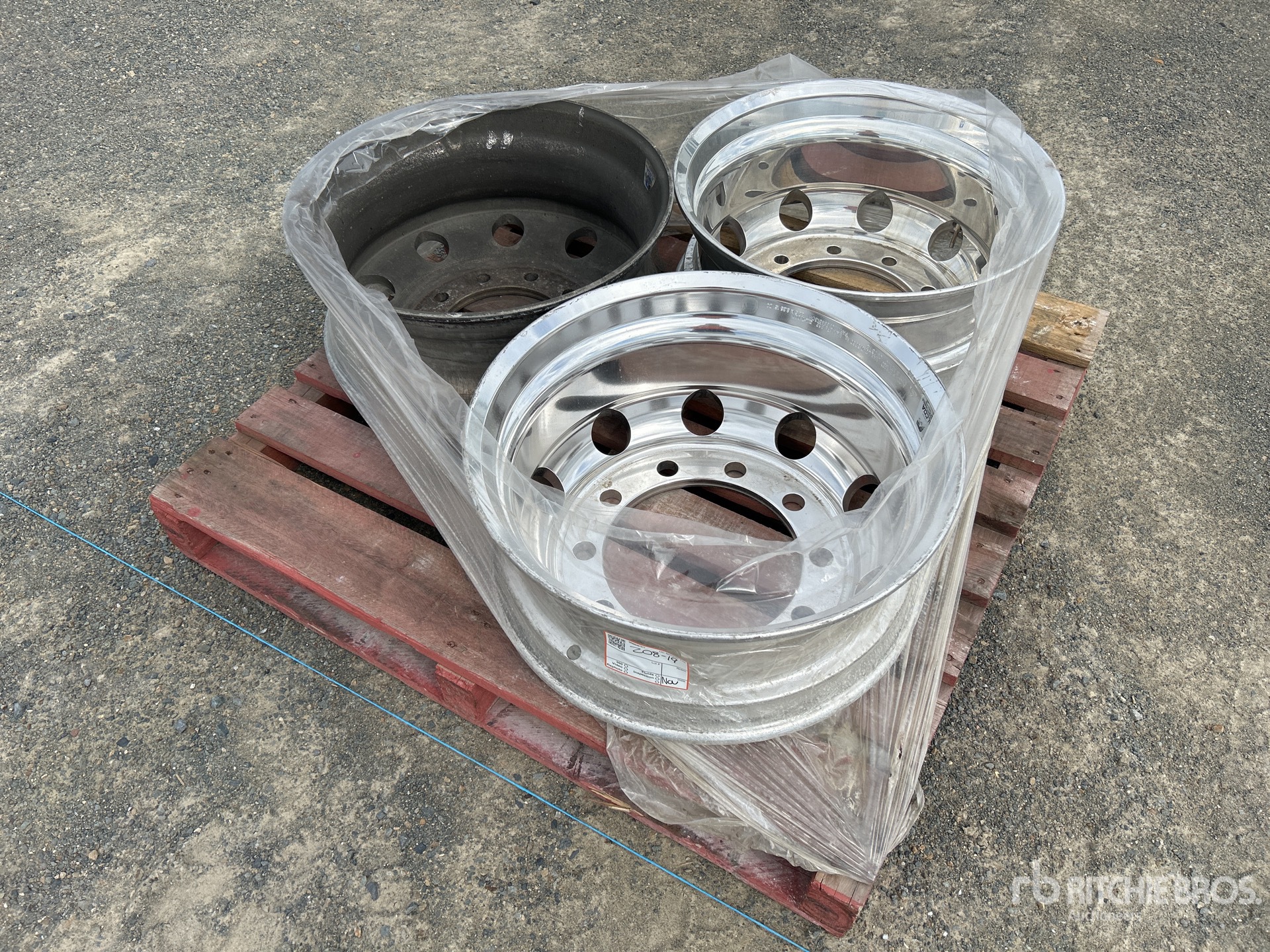 General Appearance with Bild, Ecke vorne links