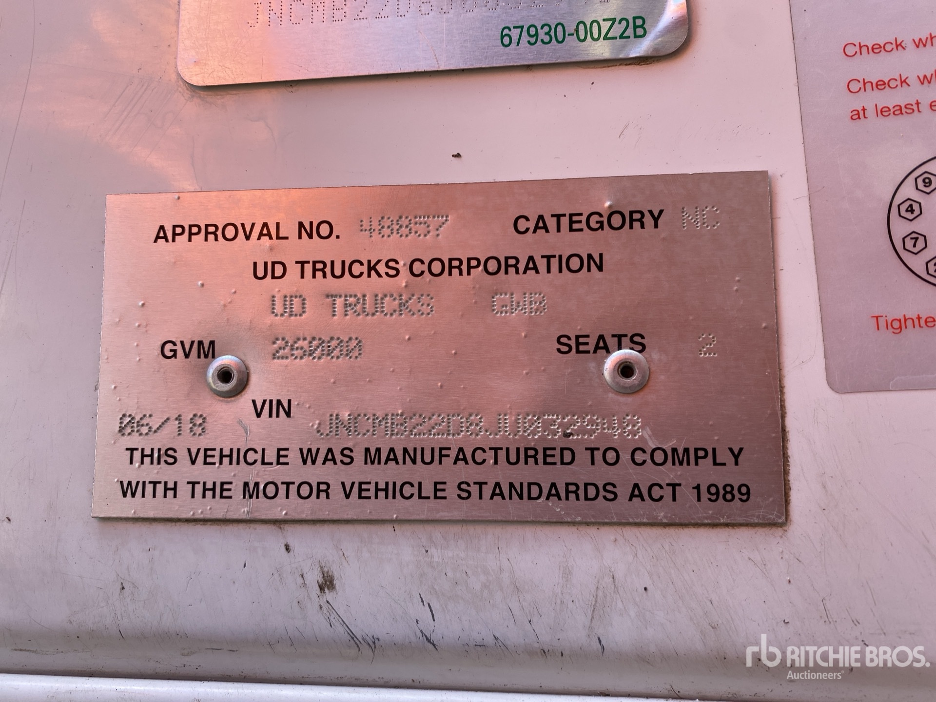 General Appearance with Numéro de série/Numéro d'identification du véhicule automobile