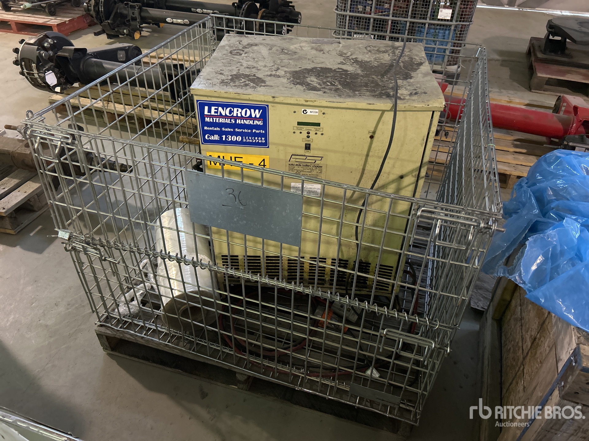 General Appearance with Image, coin avant gauche