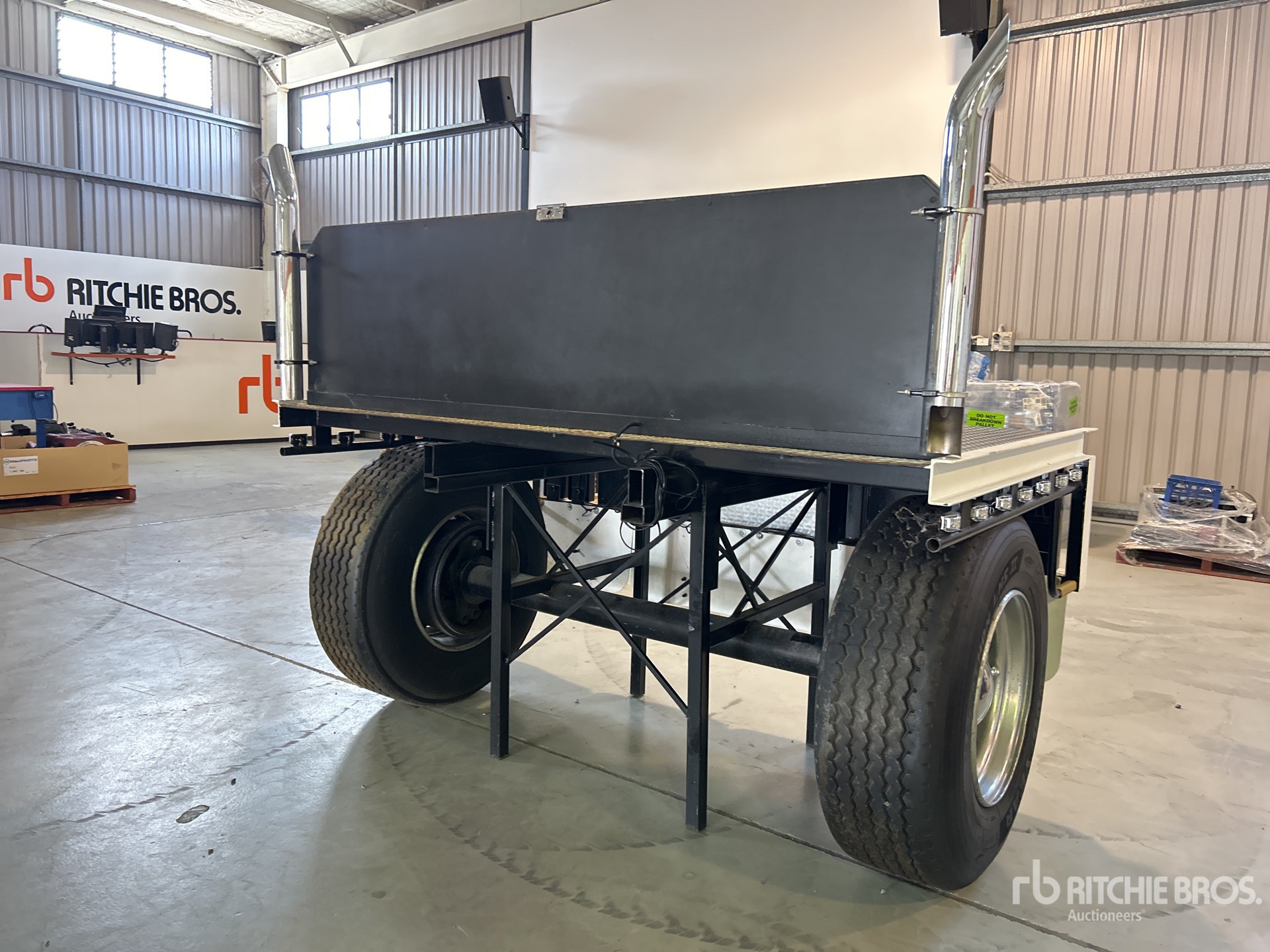 General Appearance with Image, coin arrière droit