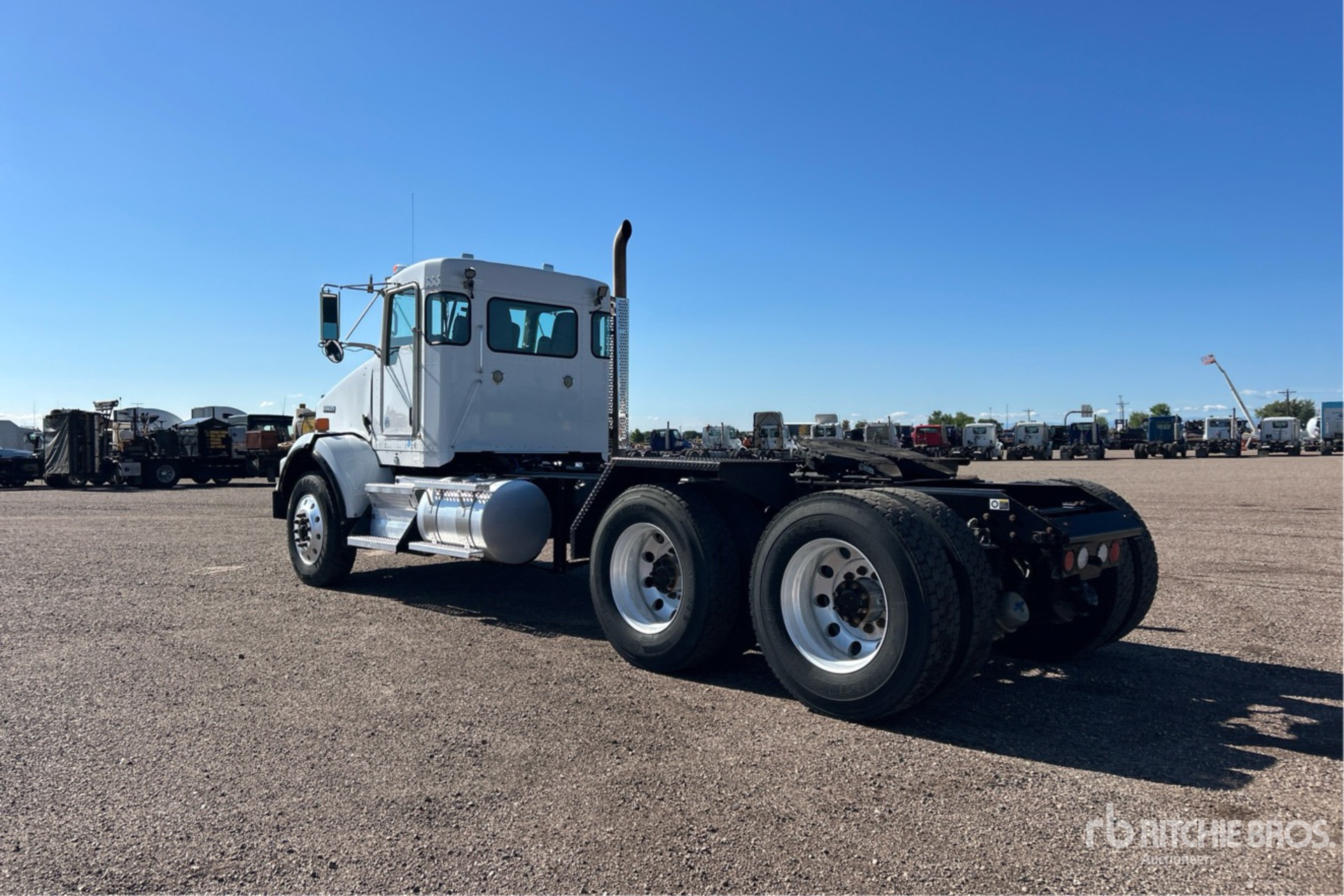 Aspect général with Image, coin arrière gauche