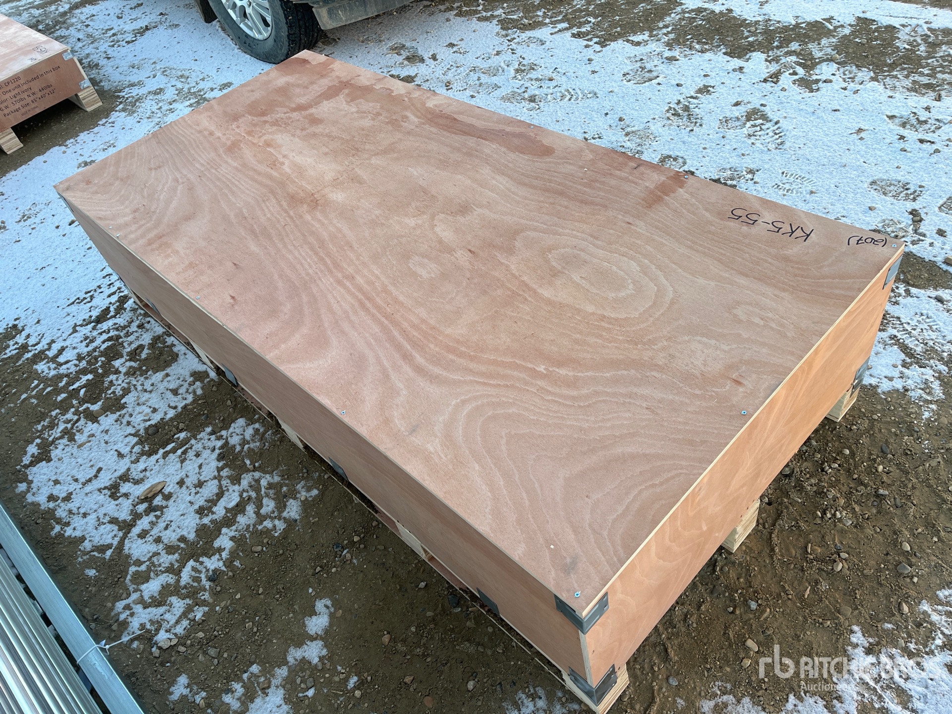 General Appearance with Picture, Right Rear Corner