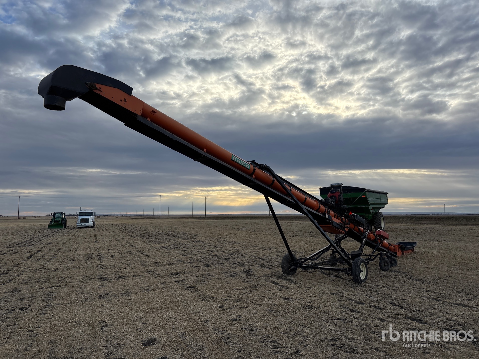 General Appearance with Foto, angolo anteriore sinistro