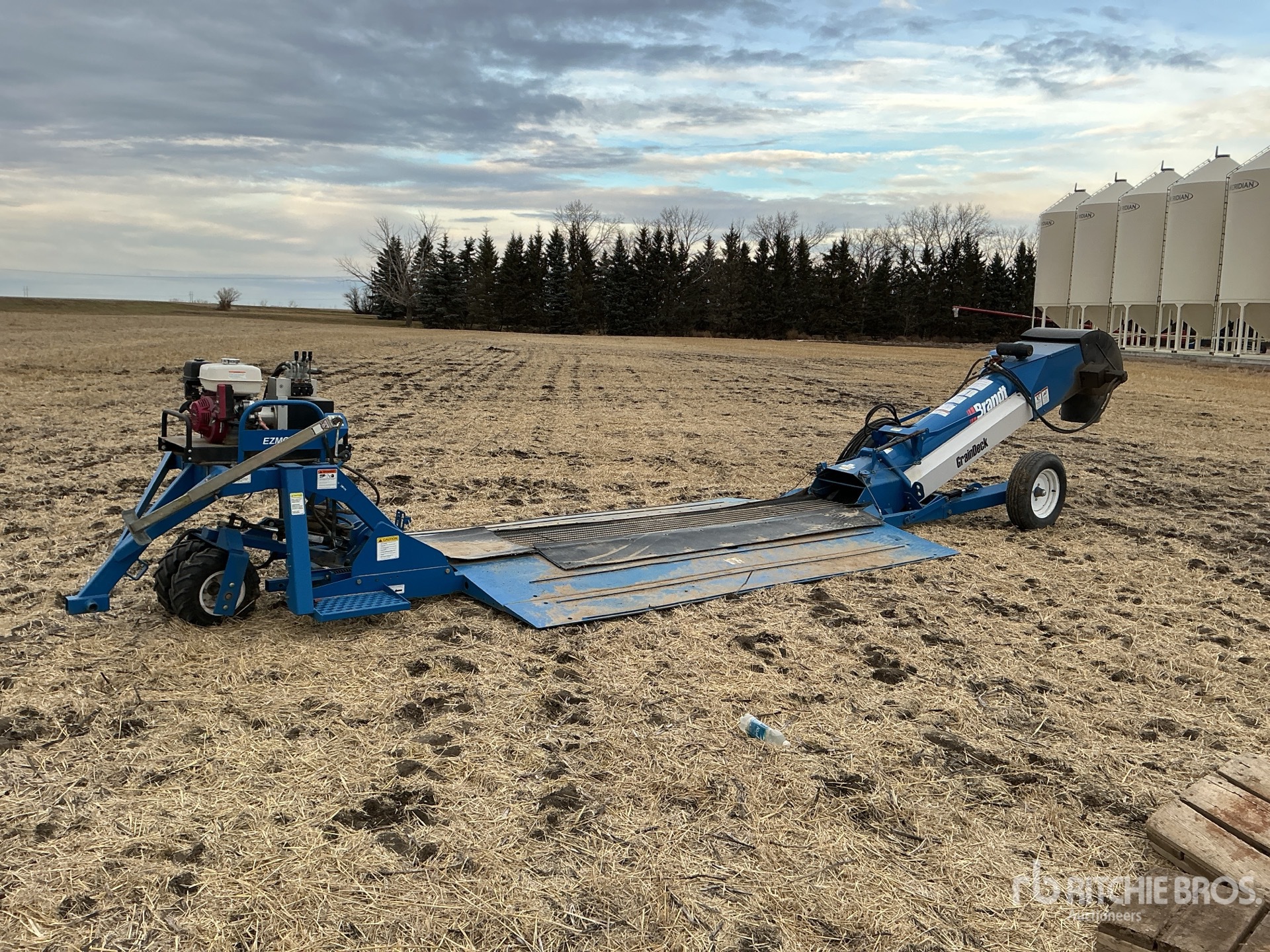 General Appearance with Foto, angolo anteriore sinistro