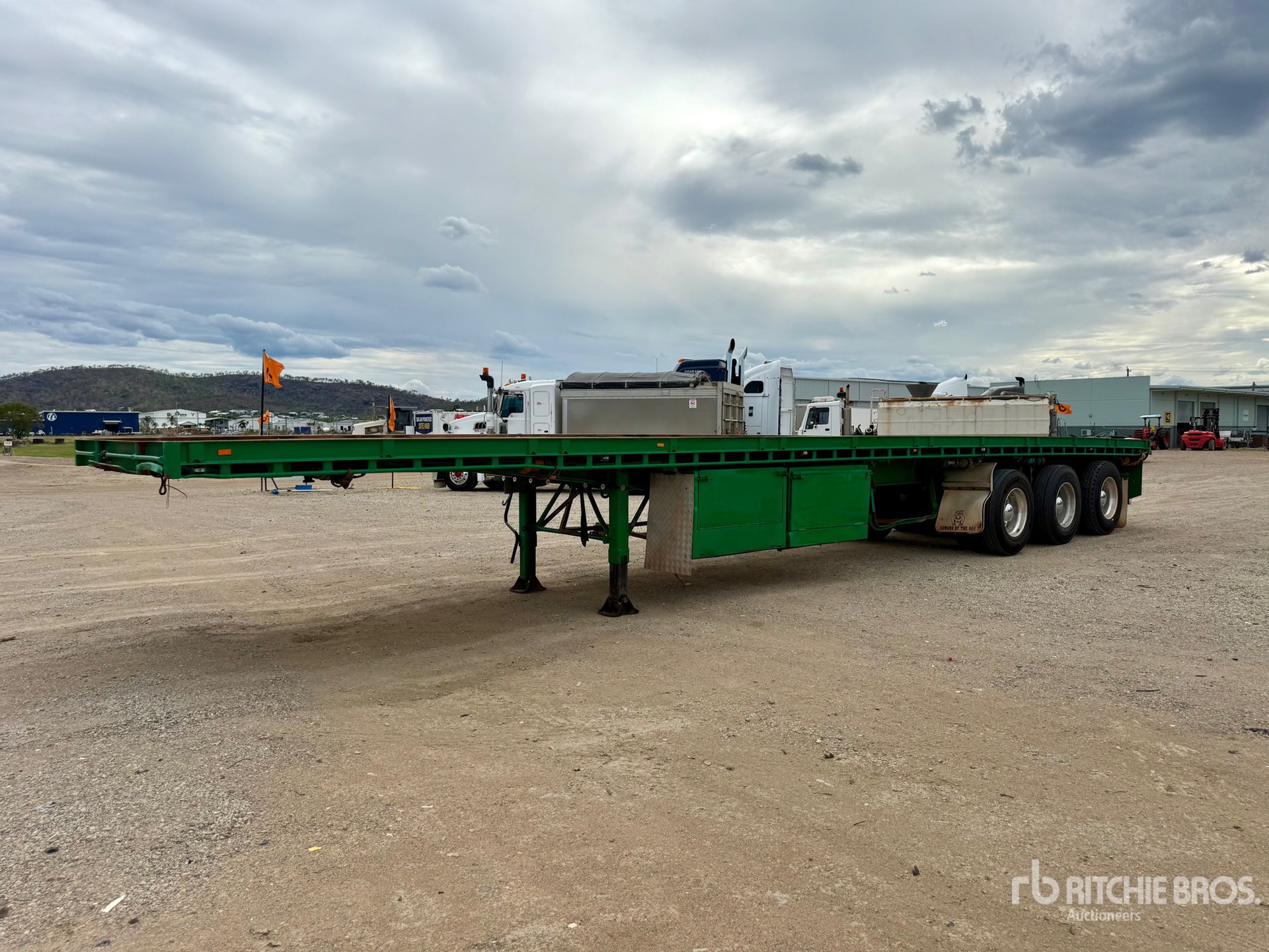 General Appearance with Picture, Right Front Corner