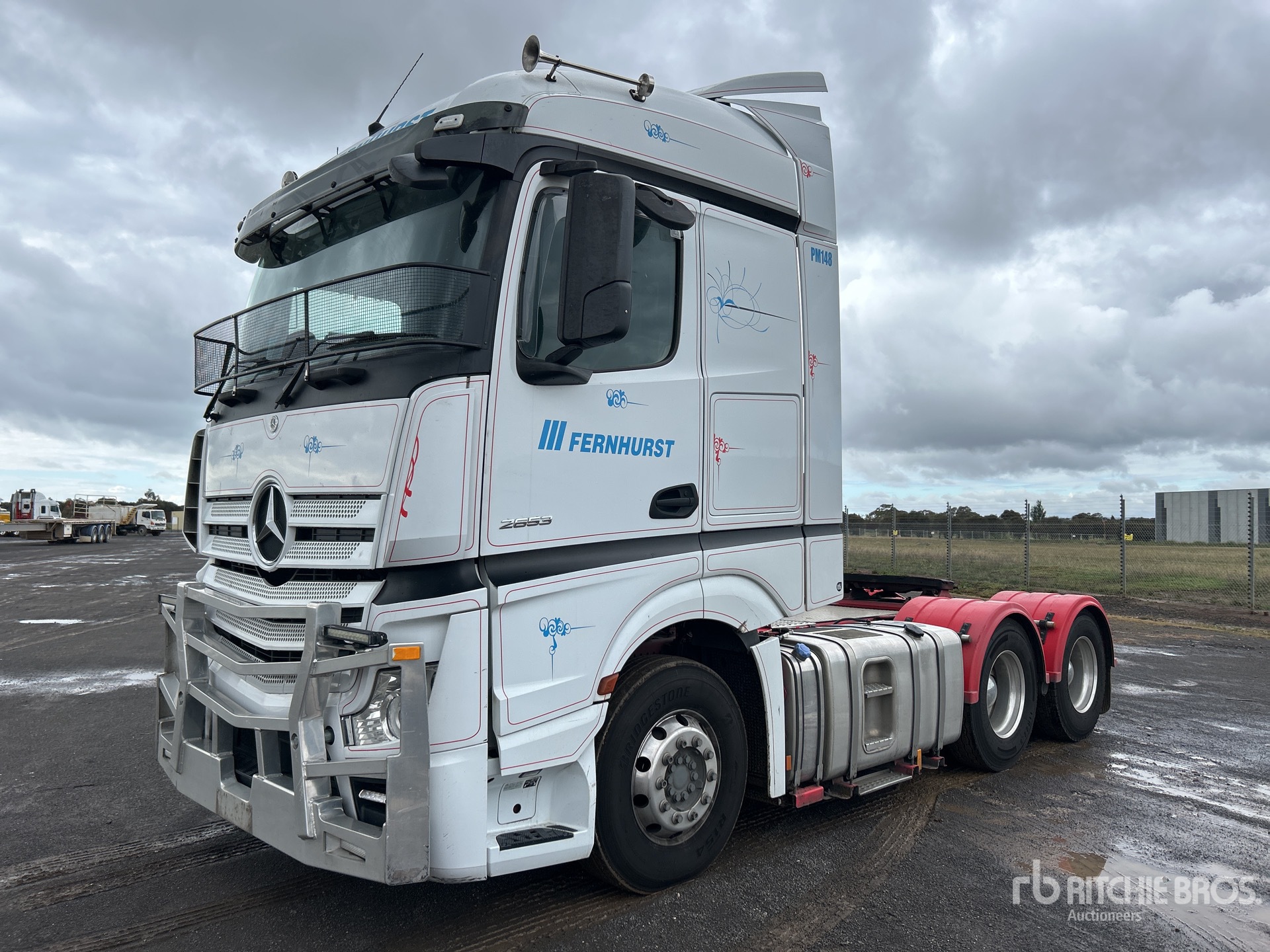 General Appearance with Picture, Right Front Corner