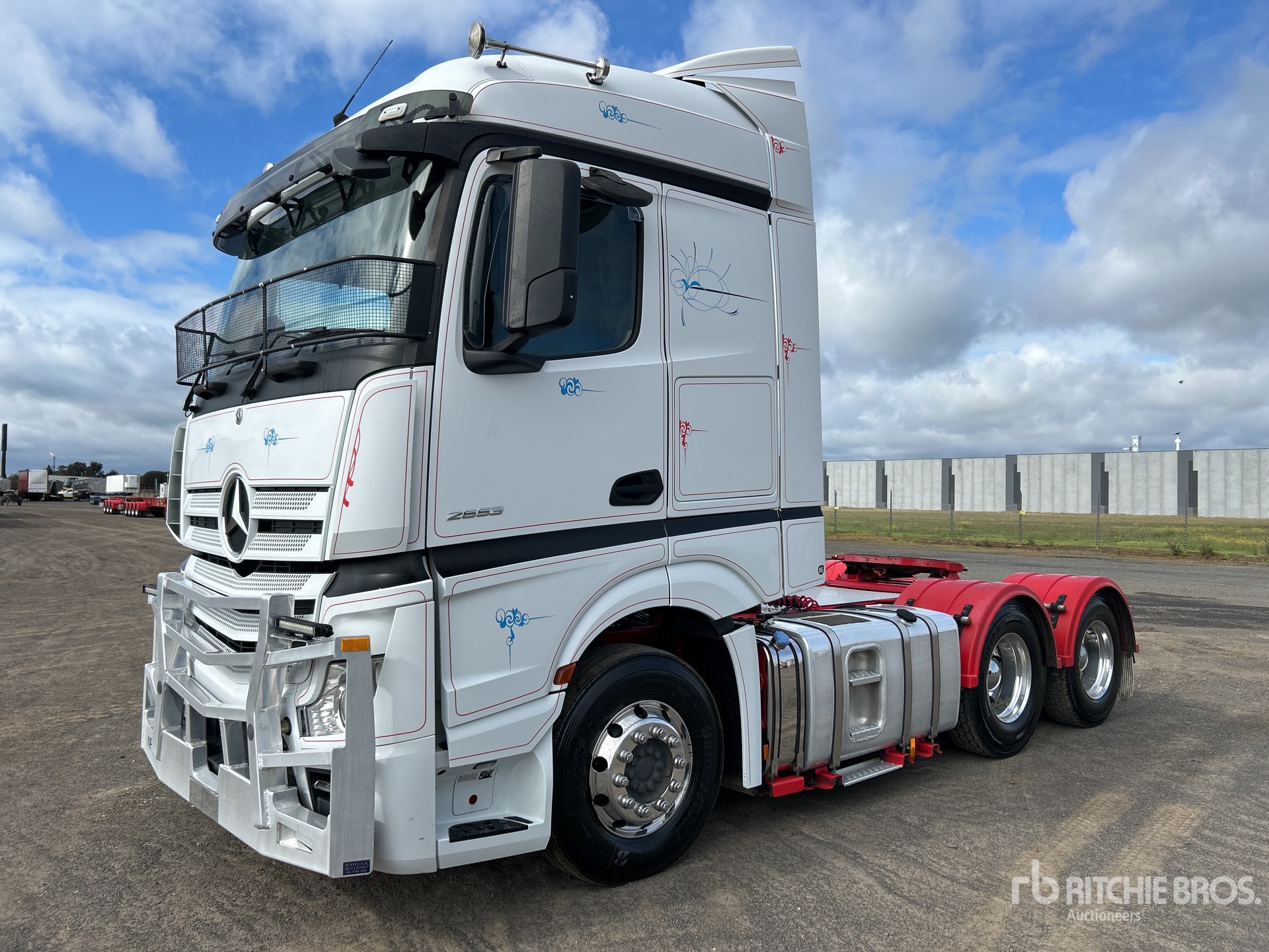 General Appearance with Picture, Right Front Corner