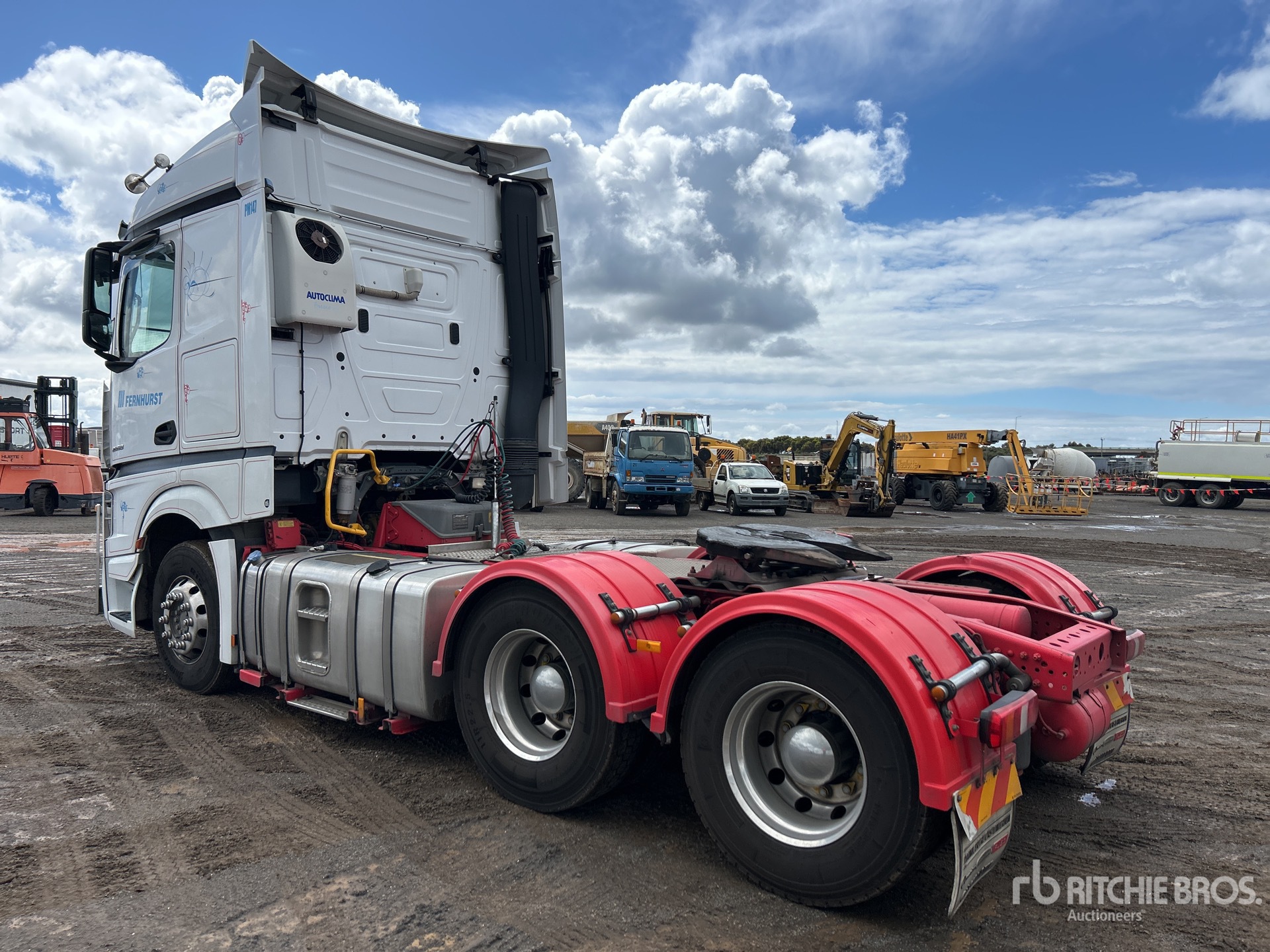 General Appearance with Picture, Right Rear Corner