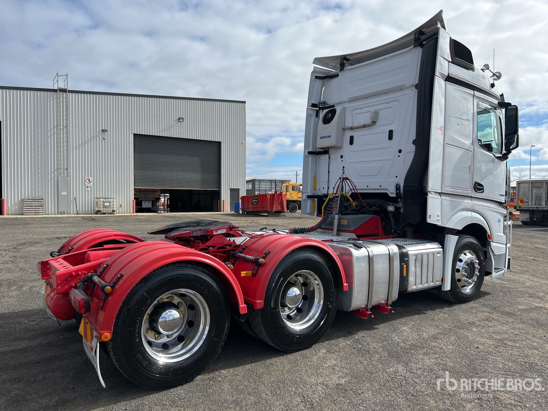 General Appearance with Picture, Left Rear Corner