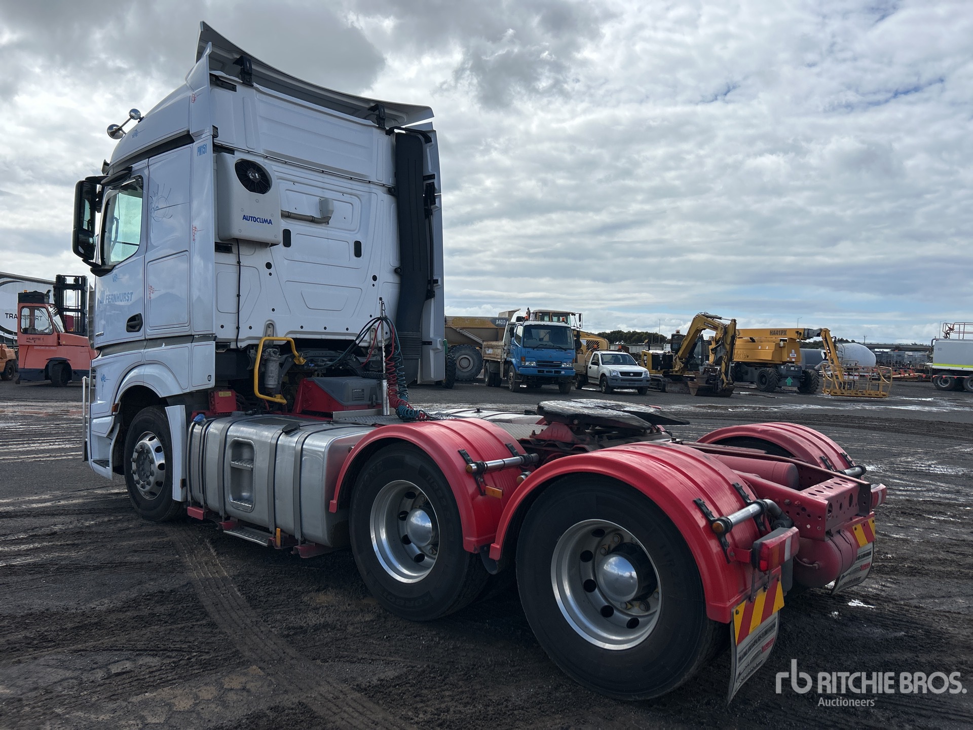 General Appearance with Imagen: esquina trasera derecha