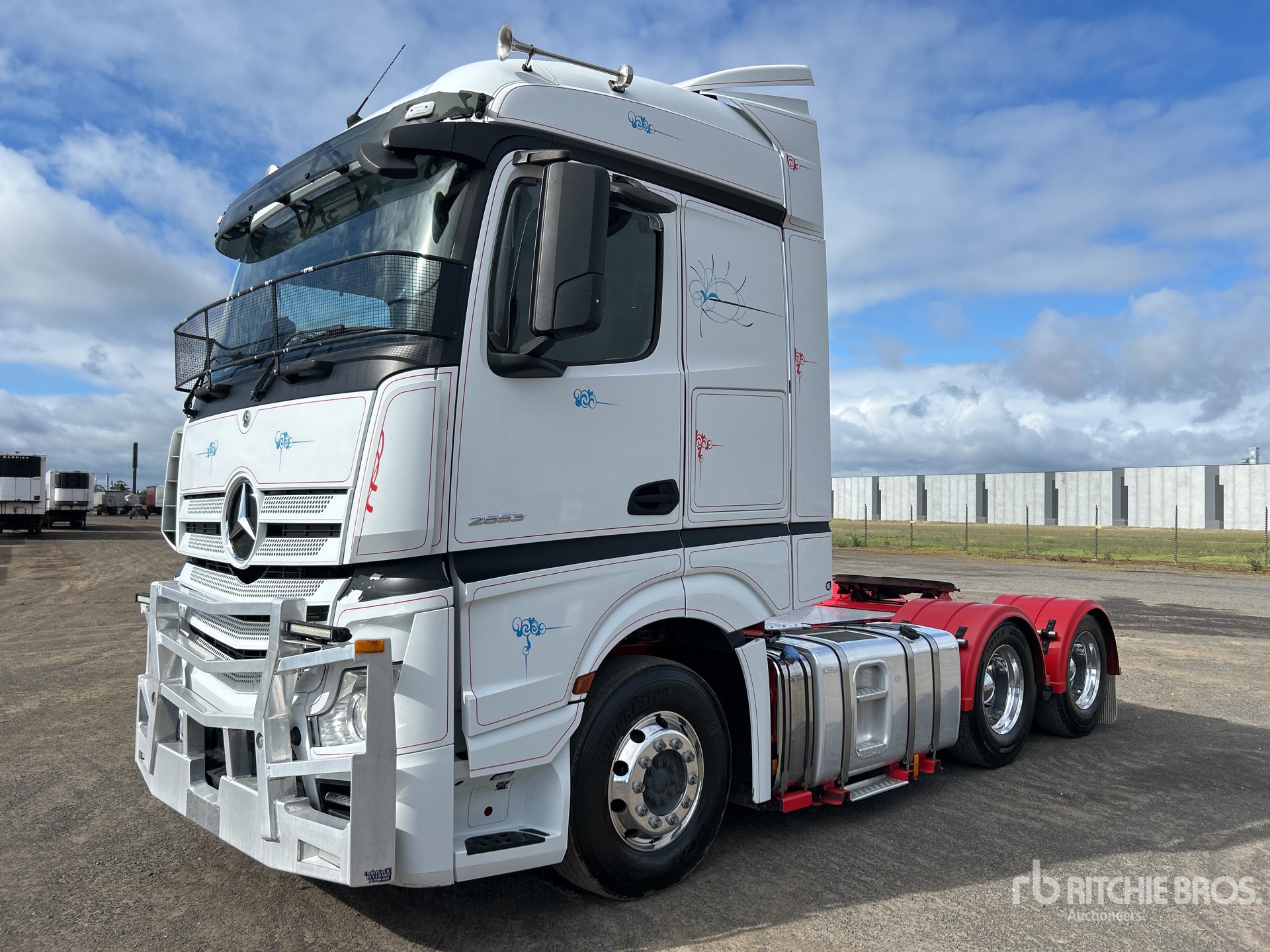 General Appearance with Picture, Right Front Corner