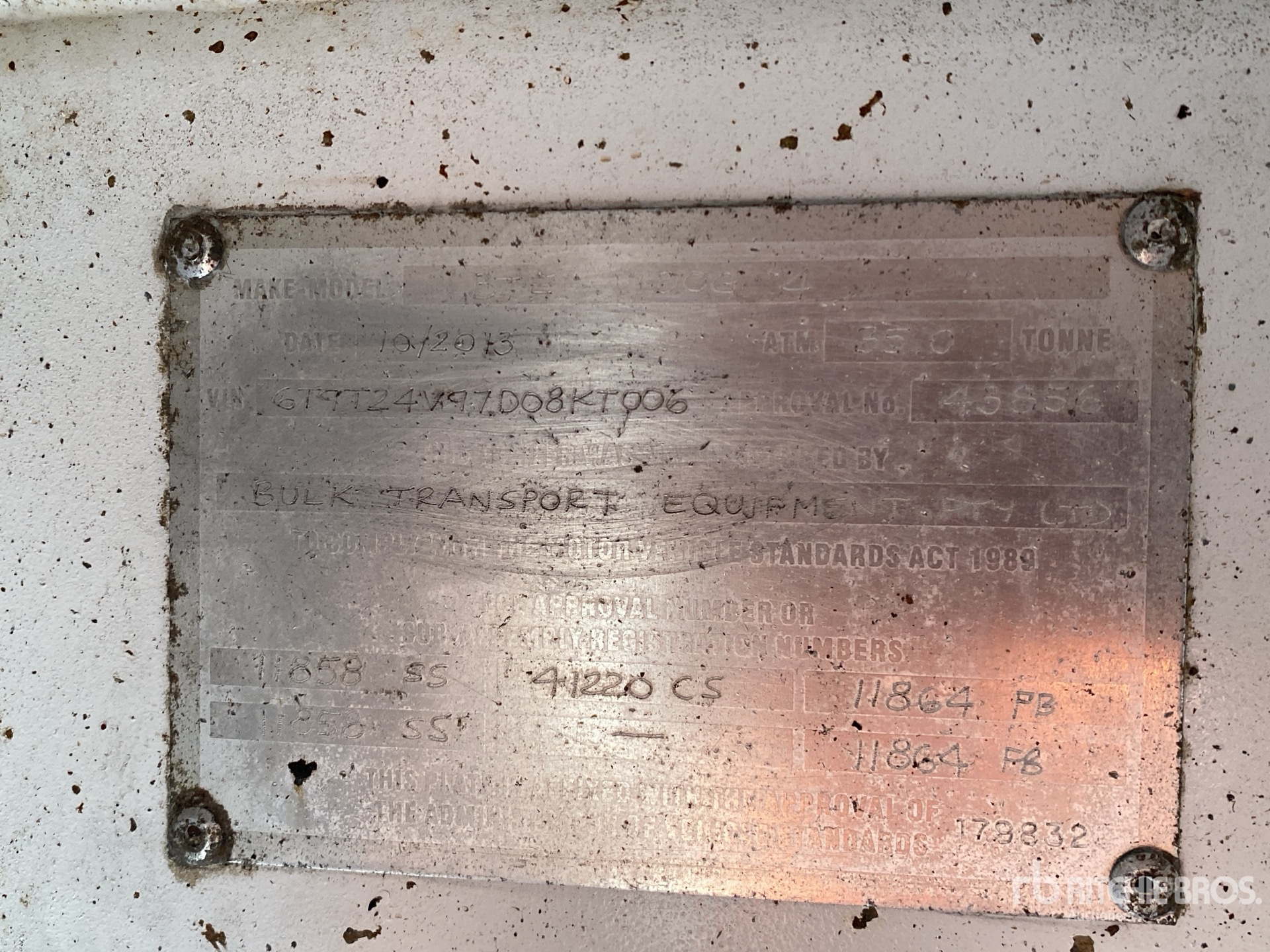 General Appearance with Numéro de série/Numéro d'identification du véhicule automobile