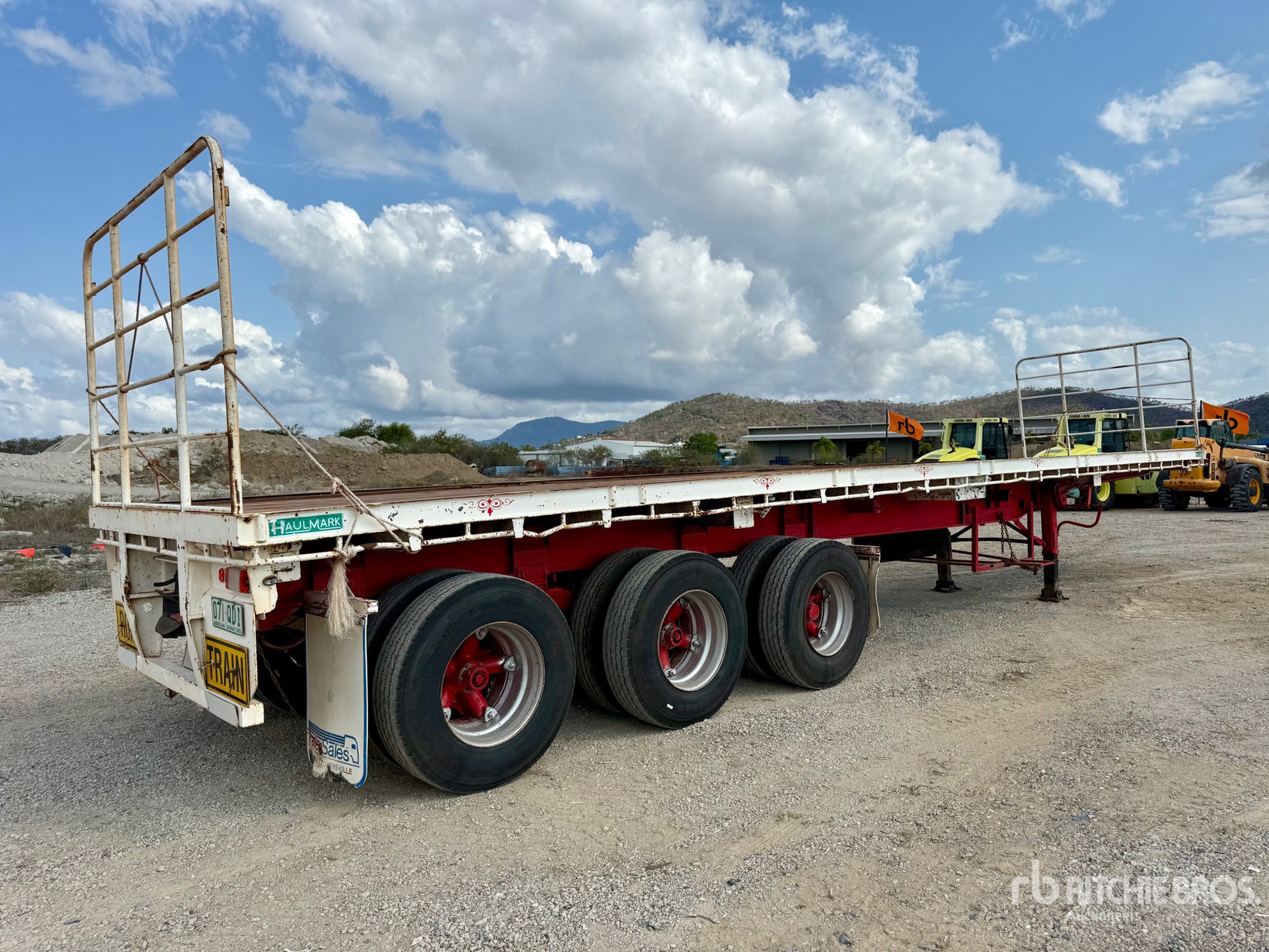 General Appearance with Bild, Ecke hinten links