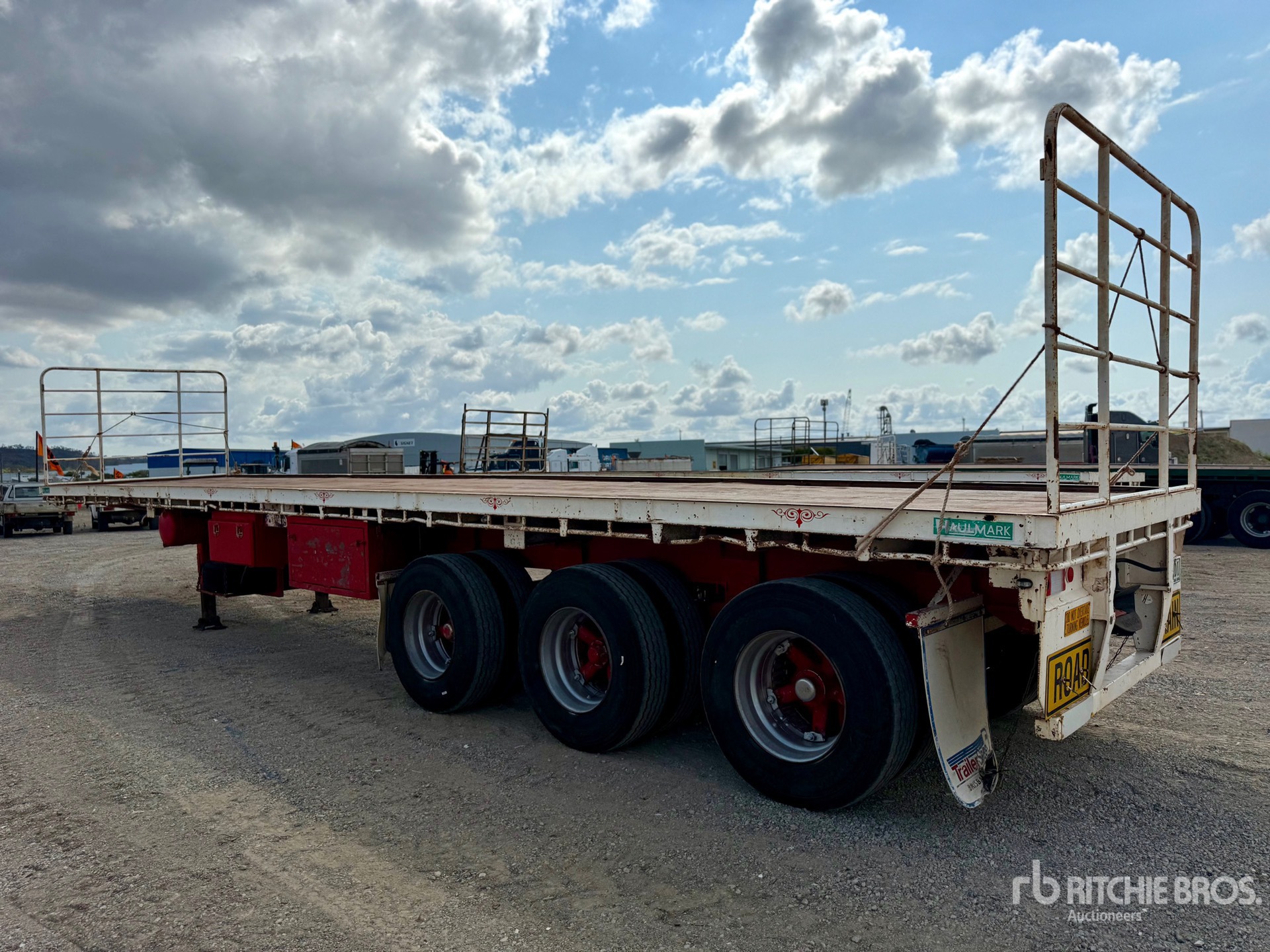 General Appearance with Bild, Ecke hinten rechts