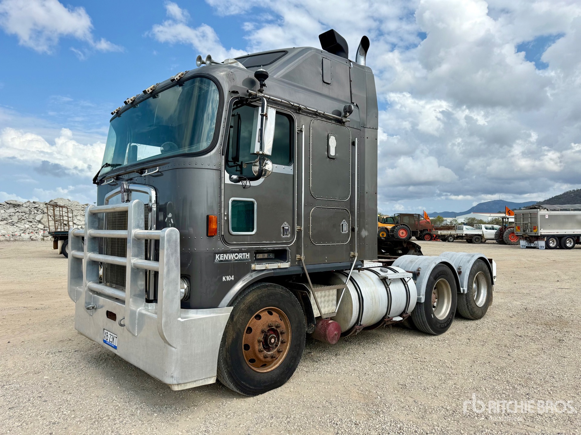 General Appearance with Picture, Right Front Corner