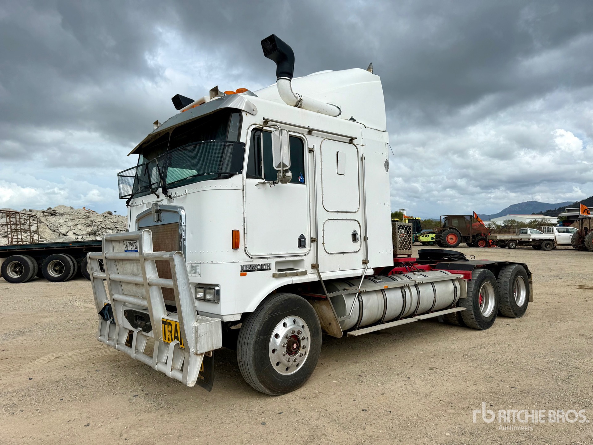 General Appearance with Picture, Right Front Corner