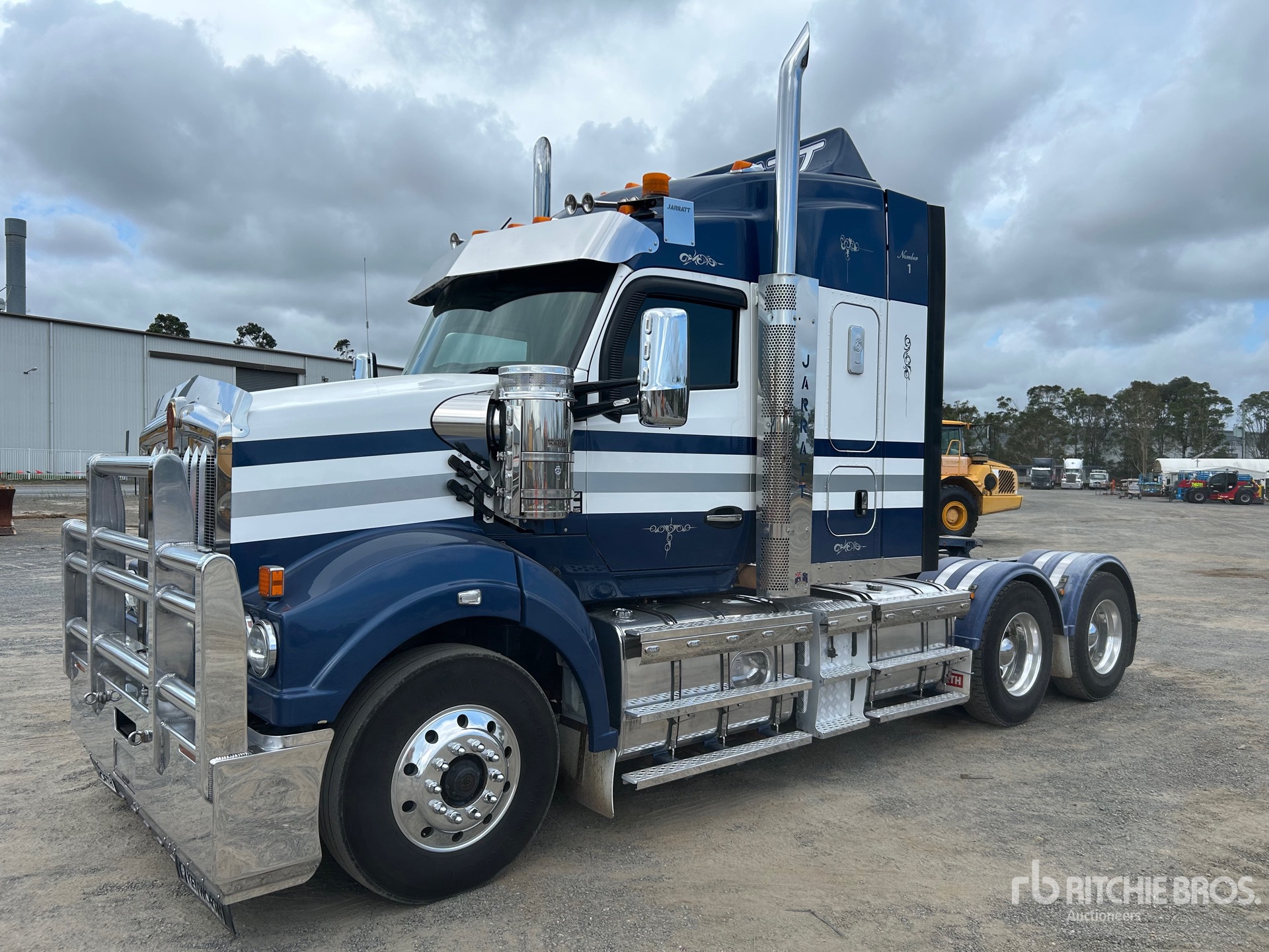 General Appearance with Picture, Right Front Corner