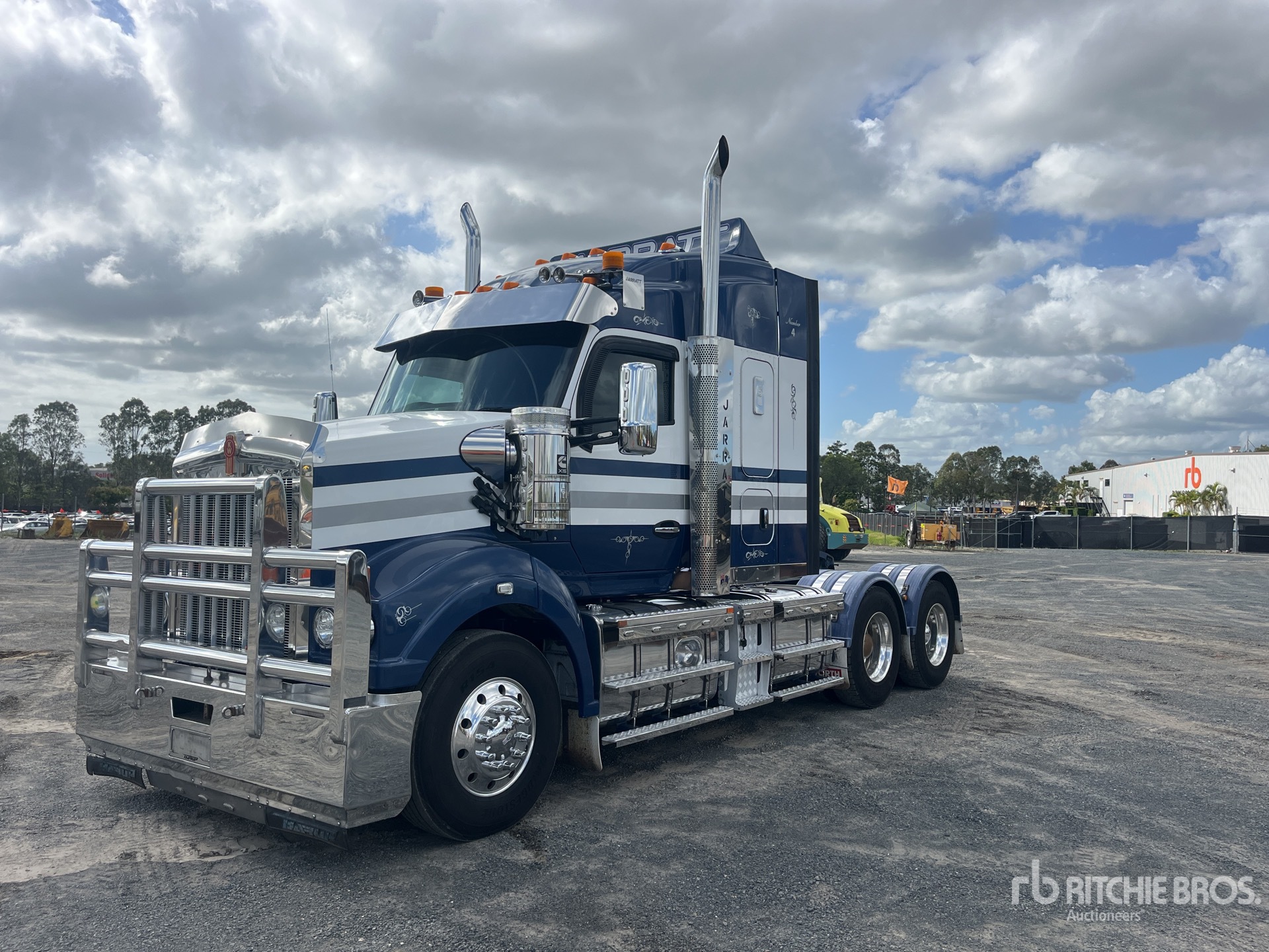 General Appearance with Picture, Right Front Corner