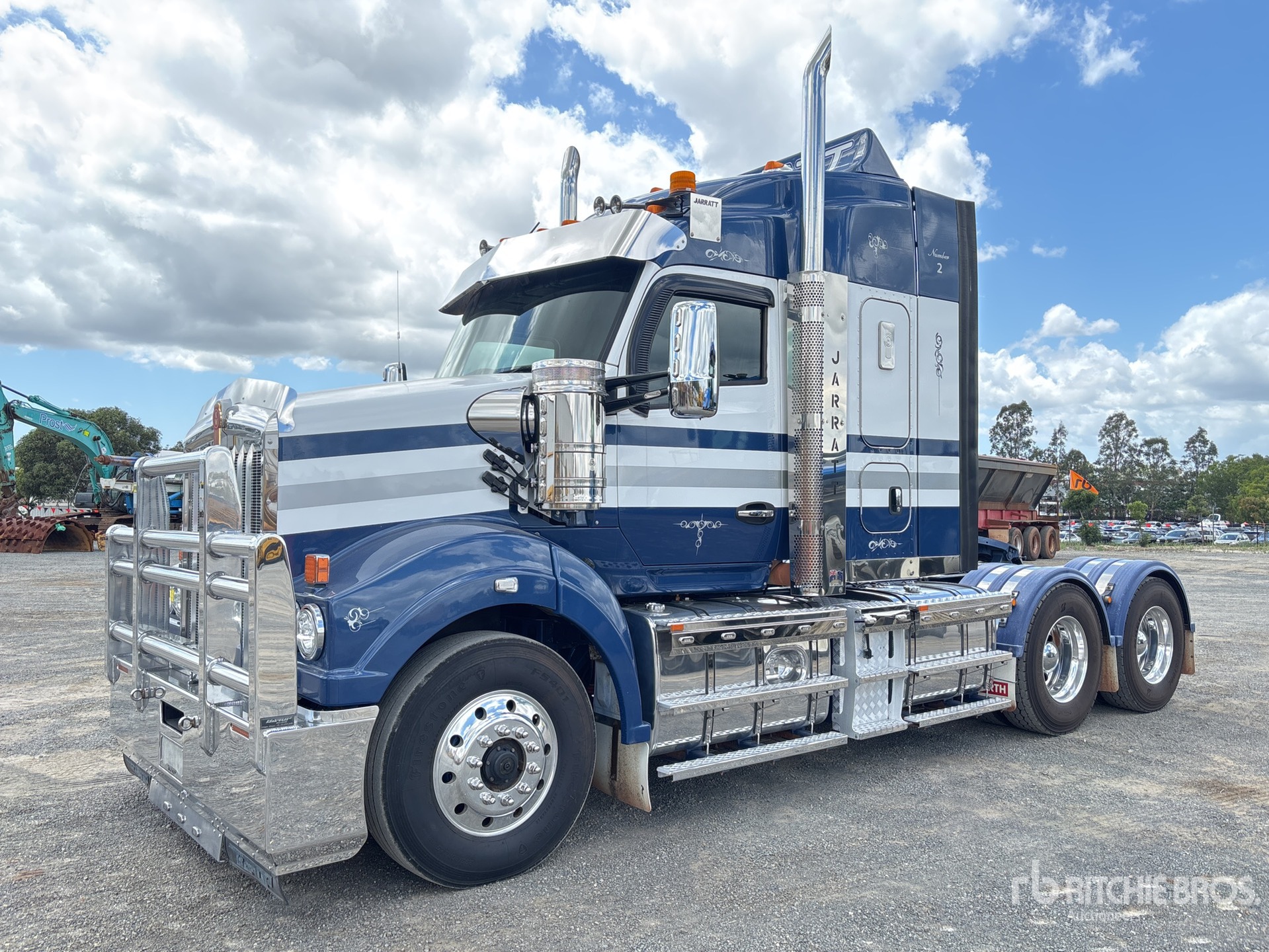 General Appearance with Picture, Right Front Corner