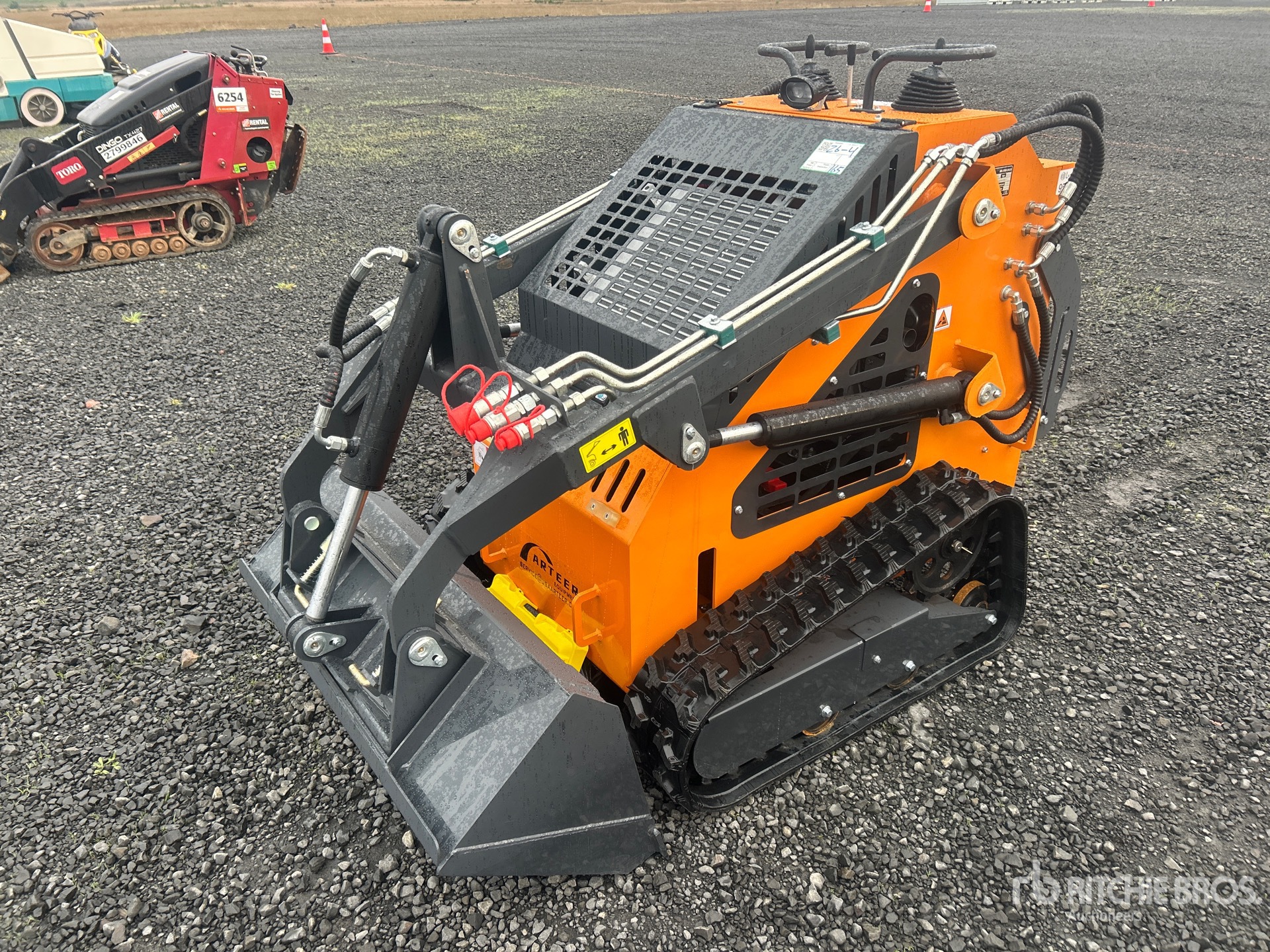 General Appearance with Picture, Left Front Corner