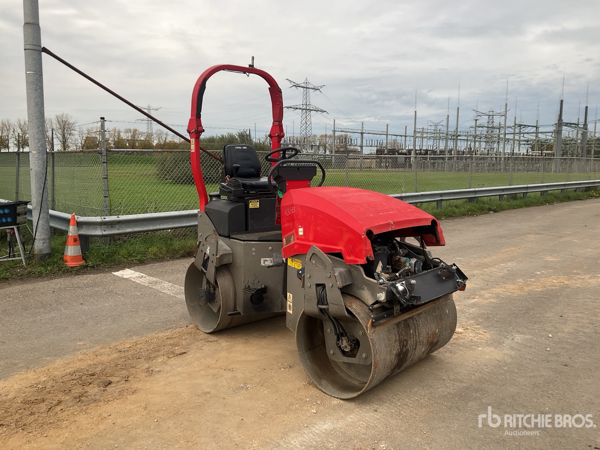 General Appearance with Picture, Right Front Corner