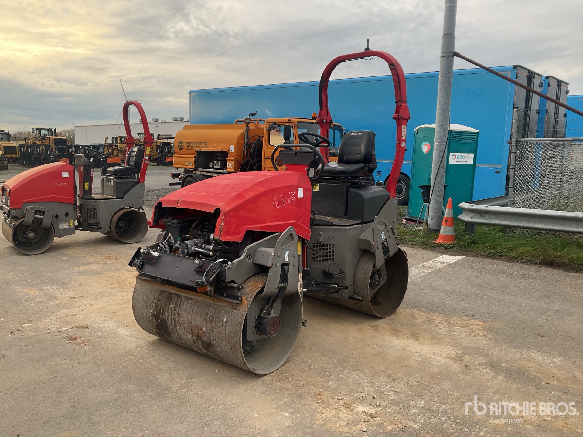 General Appearance with Picture, Left Front Corner