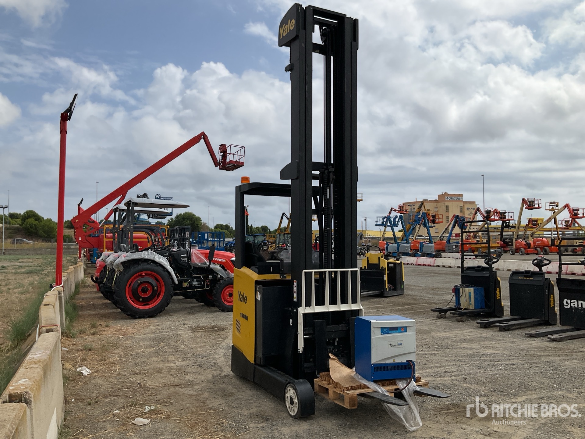 General Appearance with Picture, Right Front Corner