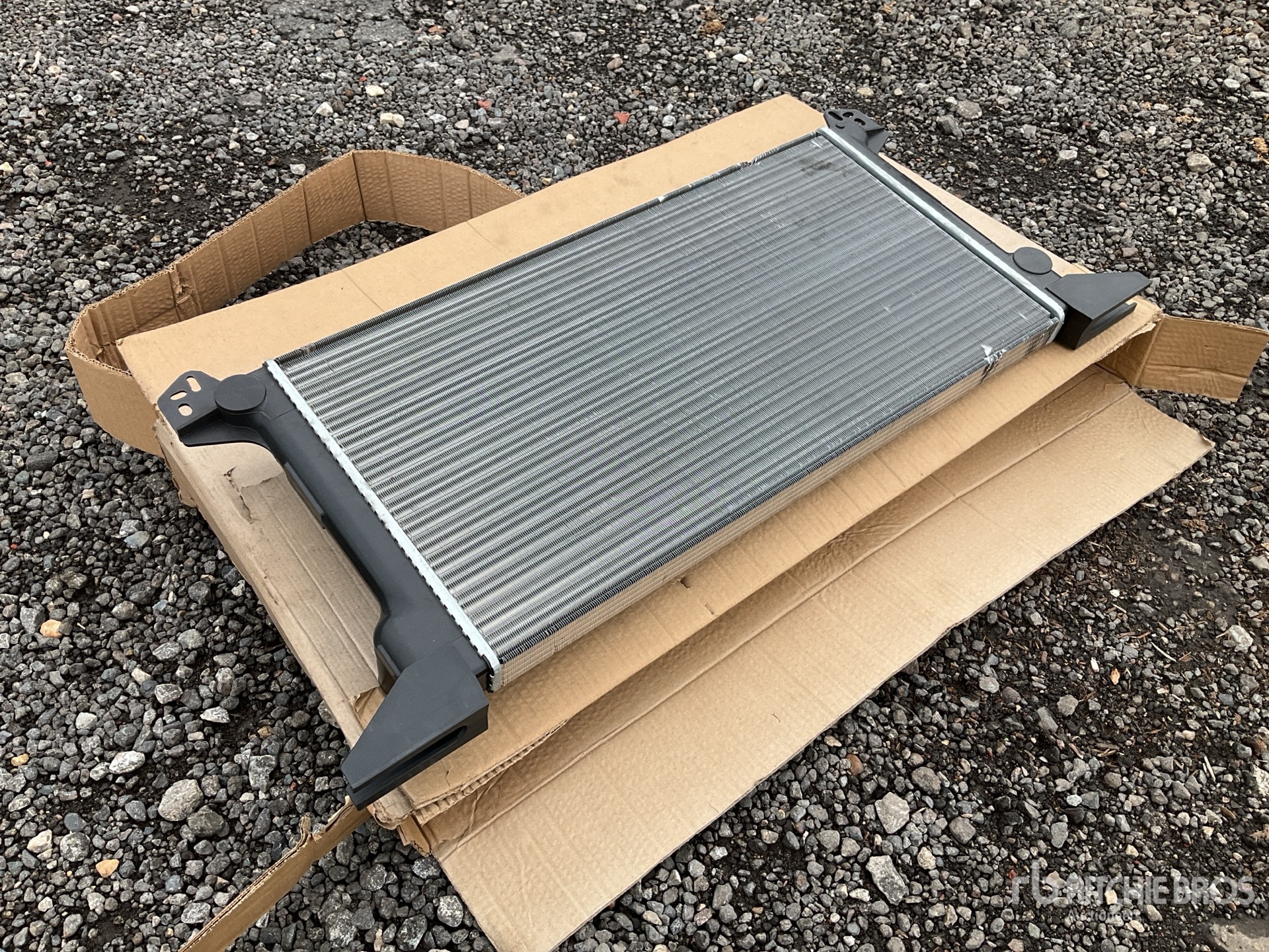 General Appearance with Image, coin avant gauche