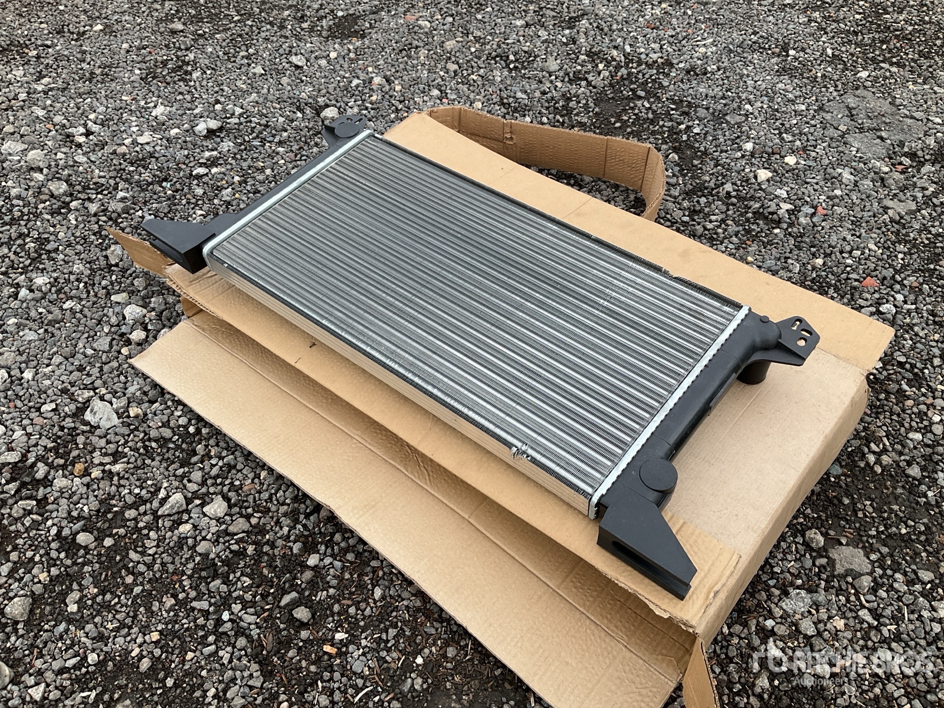 General Appearance with Image, coin avant droit